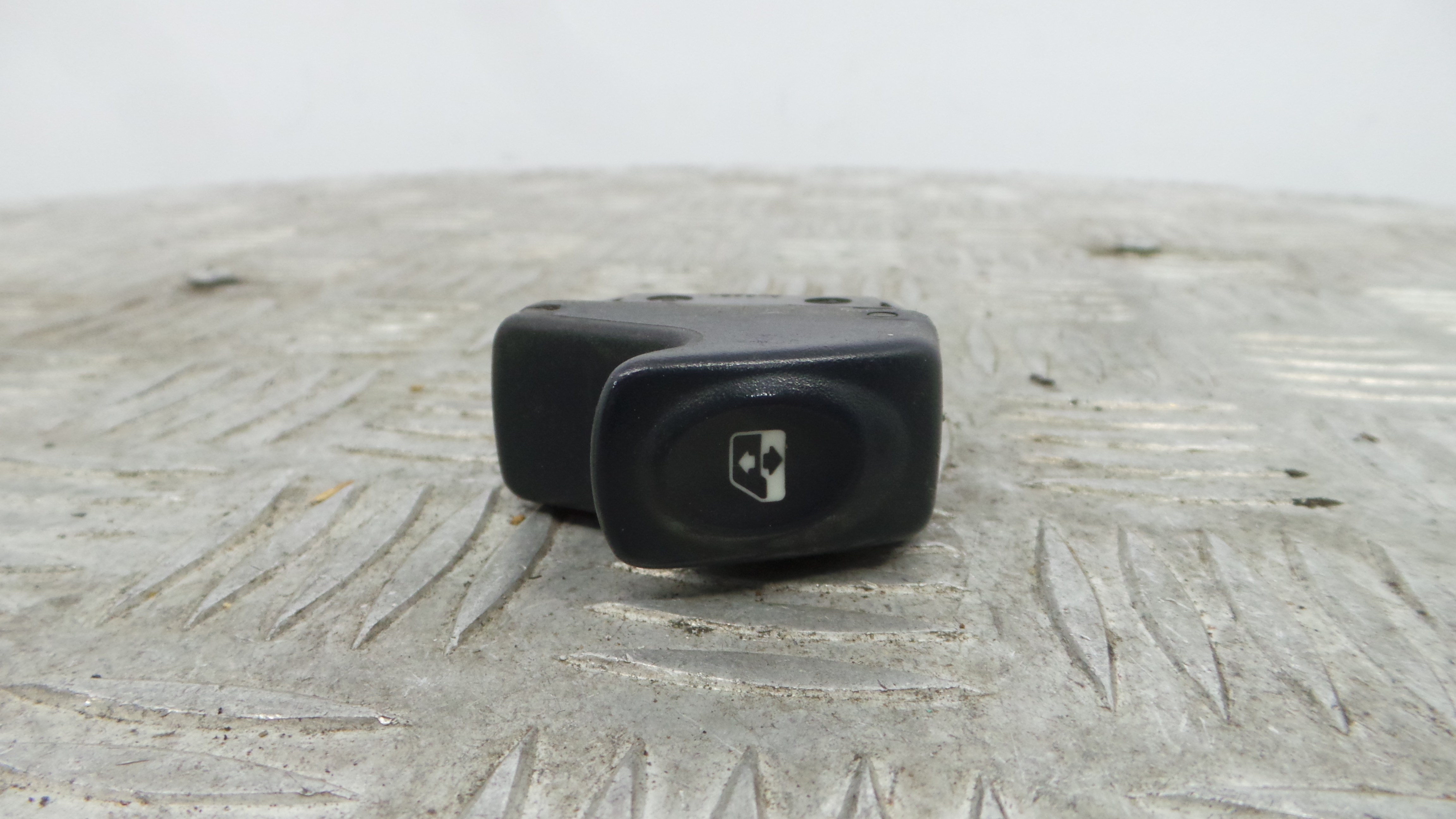Interruptor / Comando Elevador Vidro Frente Esq  410199H - RENAULT CLIO II (BB_, CB_), CLIO Mk II (B-37043251