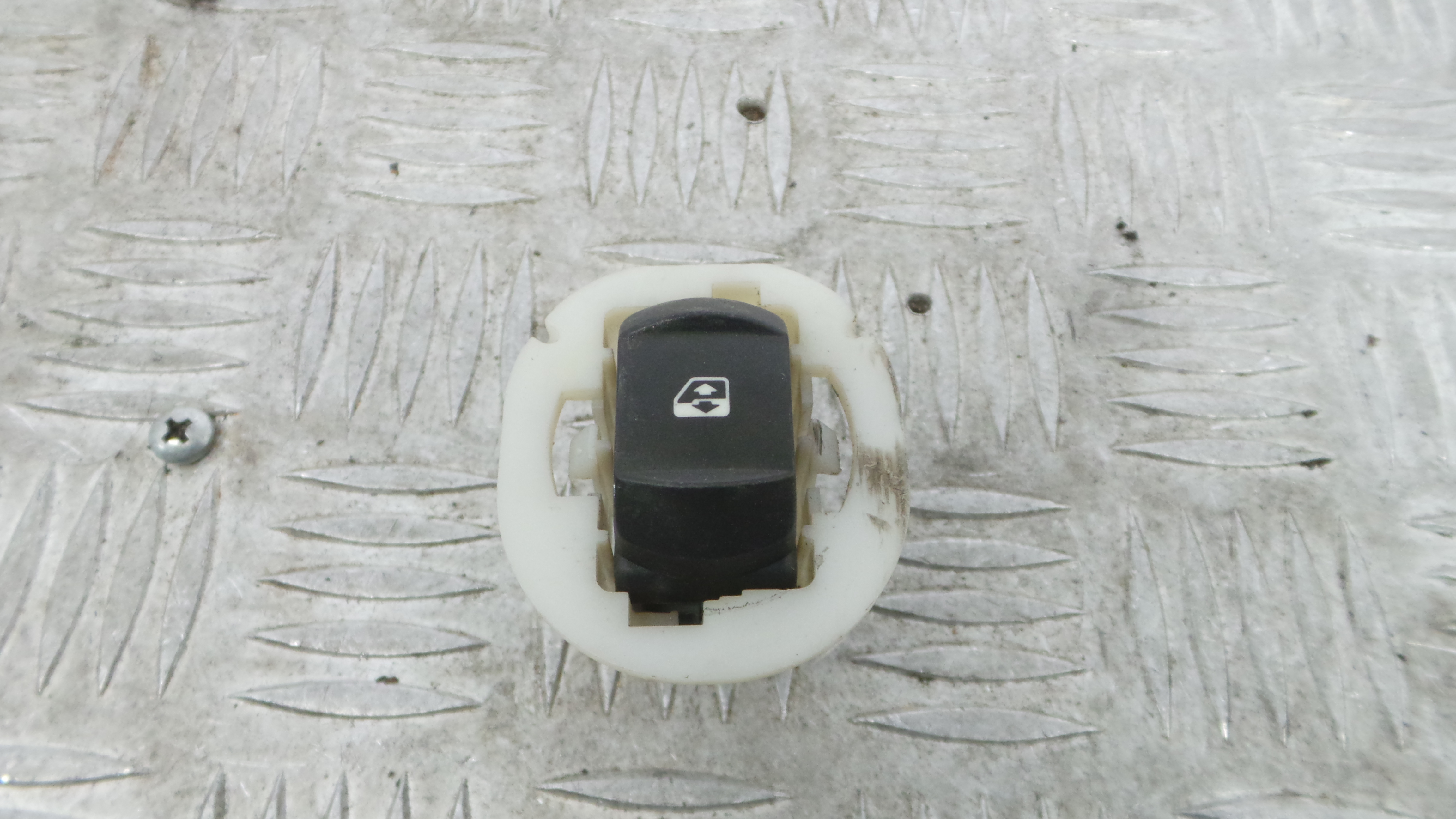 Interruptor / Comando Elevador Vidro Frente Dto   - RENAULT MEGANE II (BM0/1_, CM0/1_)-37043256