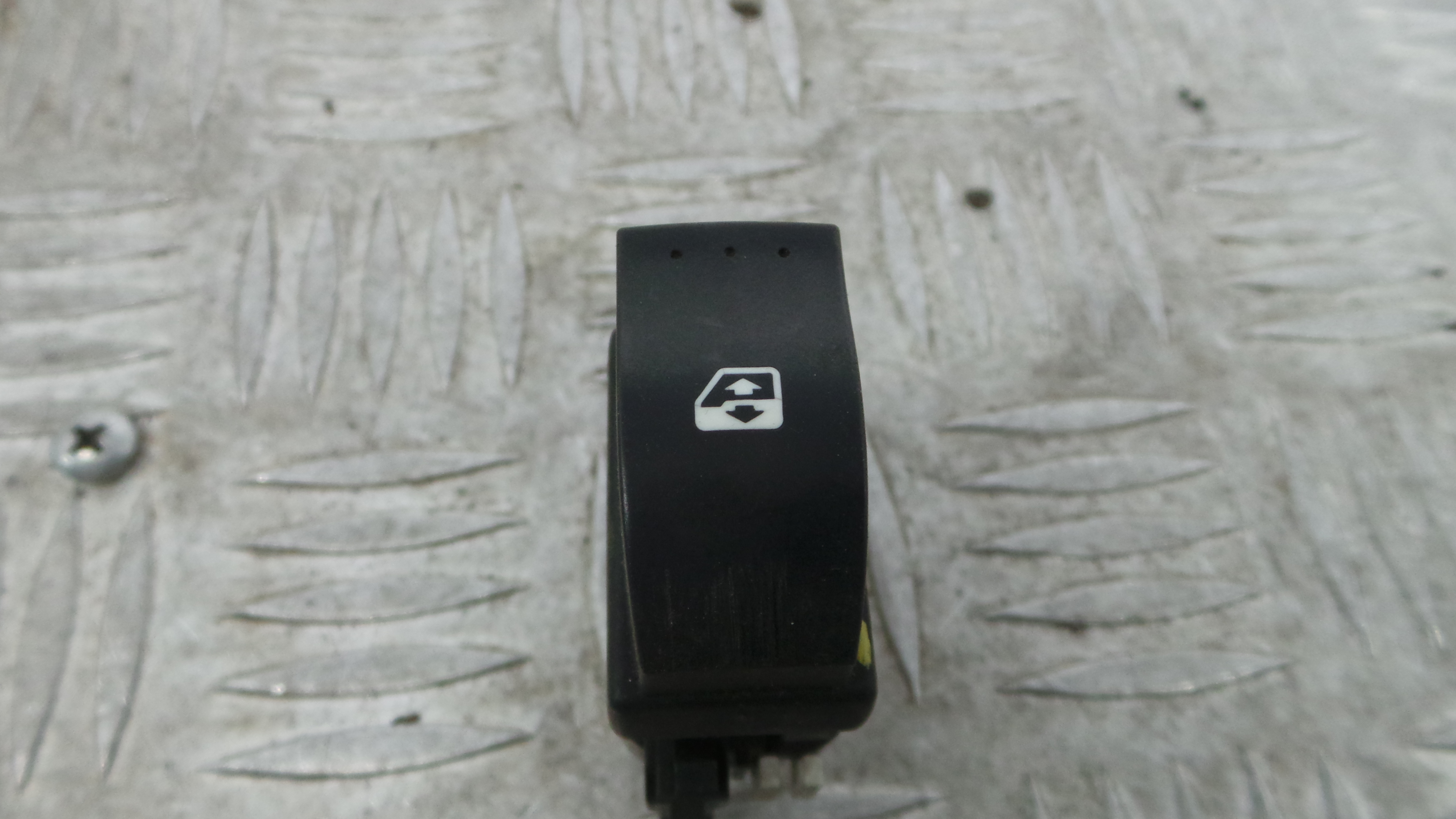Interruptor / Comando Elevador Vidro Frente Dto   - RENAULT CLIO II (BB_, CB_), CLIO Mk II (BB_, CB_-37043289