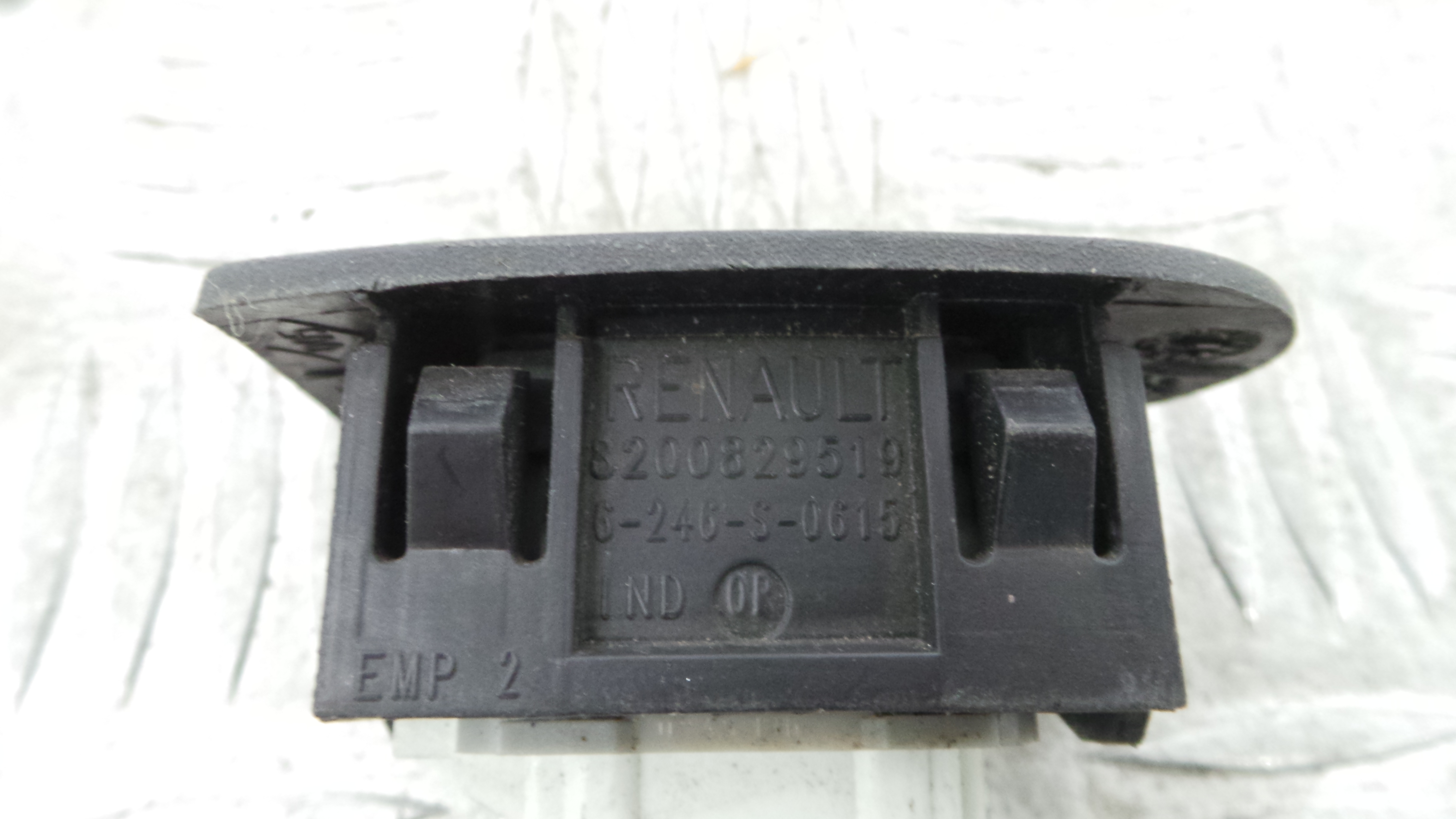 Comando do Cruise Control 8200829519 - RENAULT CLIO III (BR0/1, CR0/1)-37043349