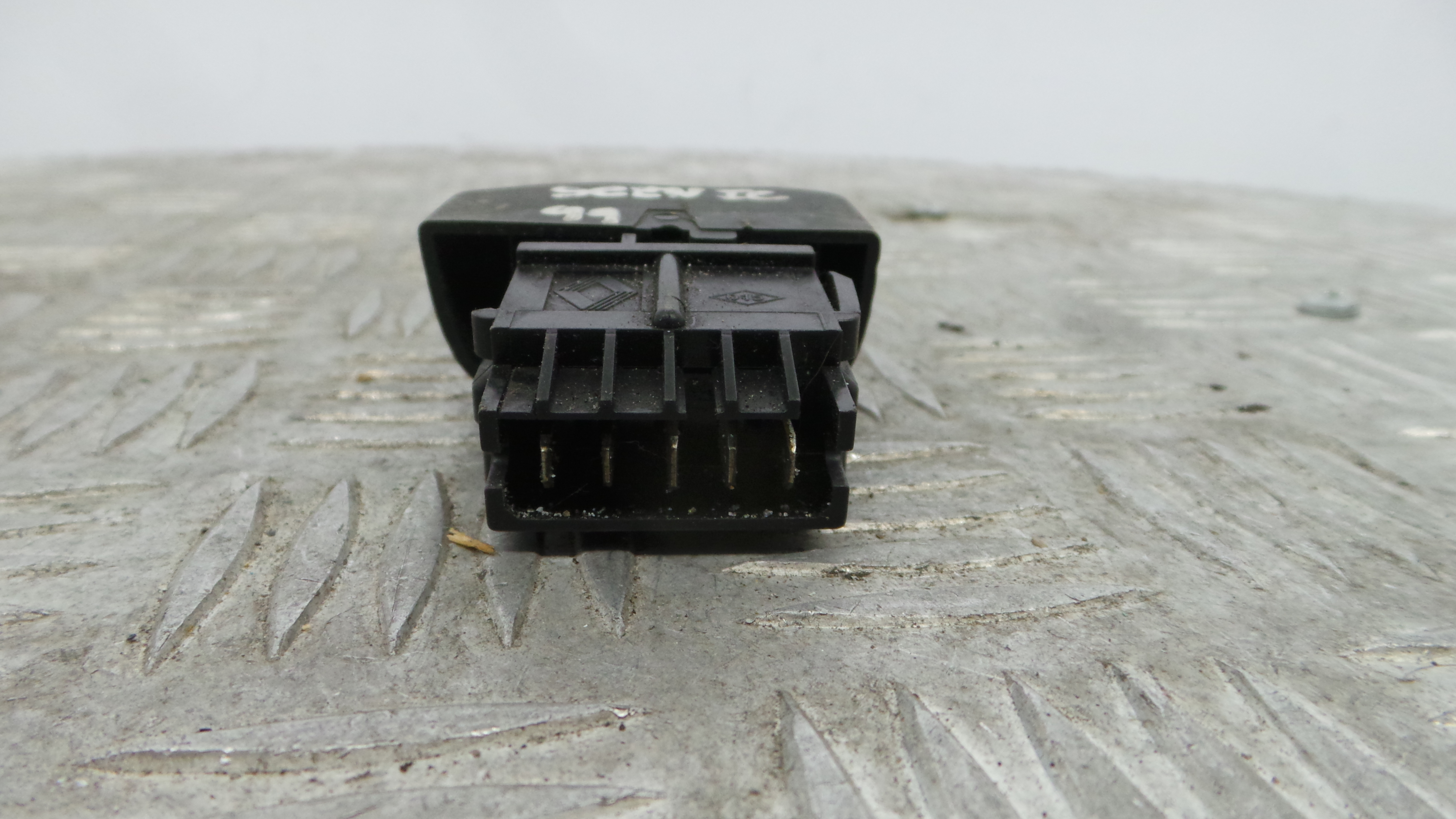 Botão de Bloqueio da Porta   - RENAULT SCÉNIC I Veículo multiuso (JA0/1_, FA0_)-37043406