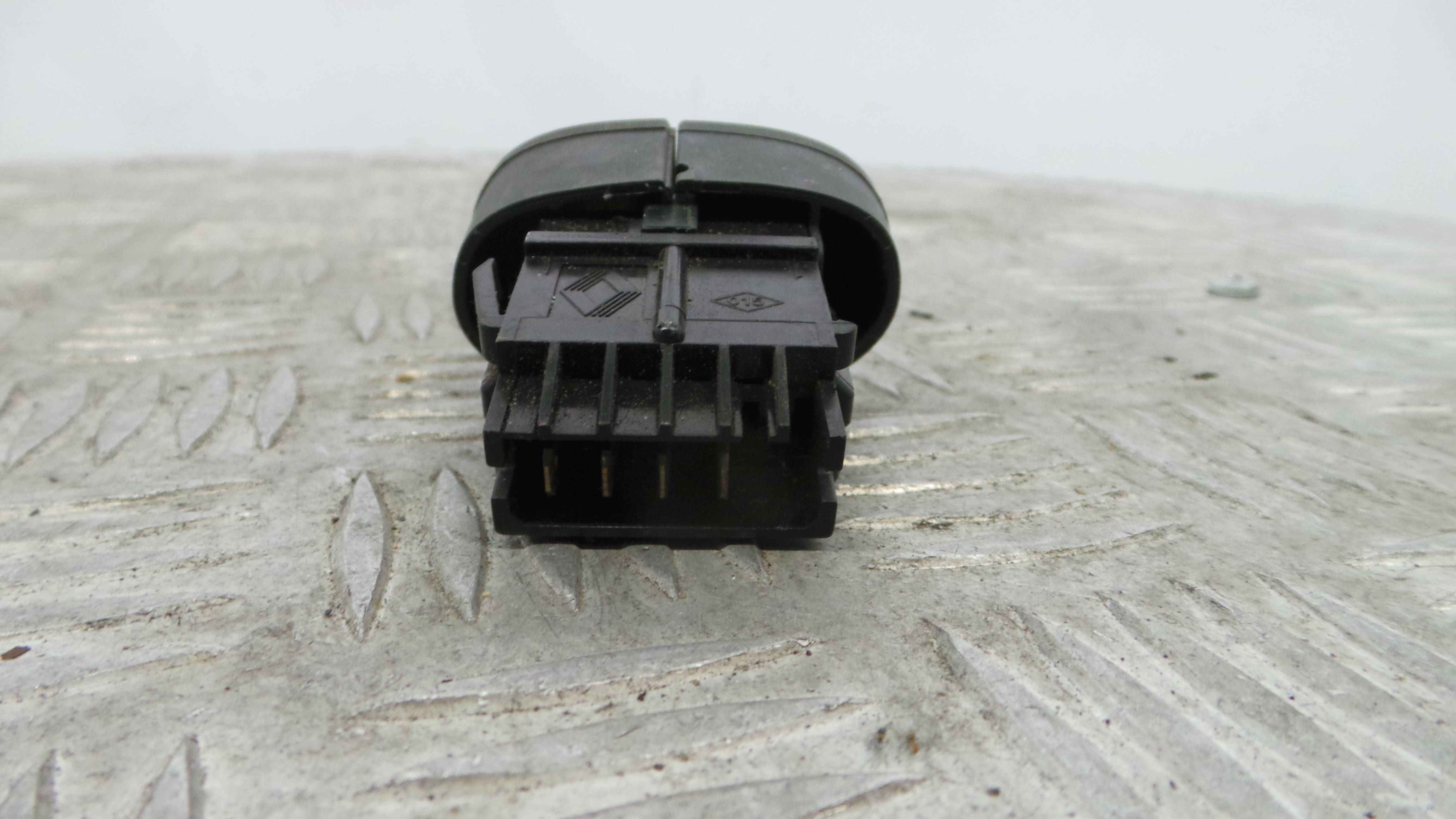 Botao desembaciador vidro tras - RENAULT SCÉNIC I VAN (FA0_, JA0/1_)-37043425