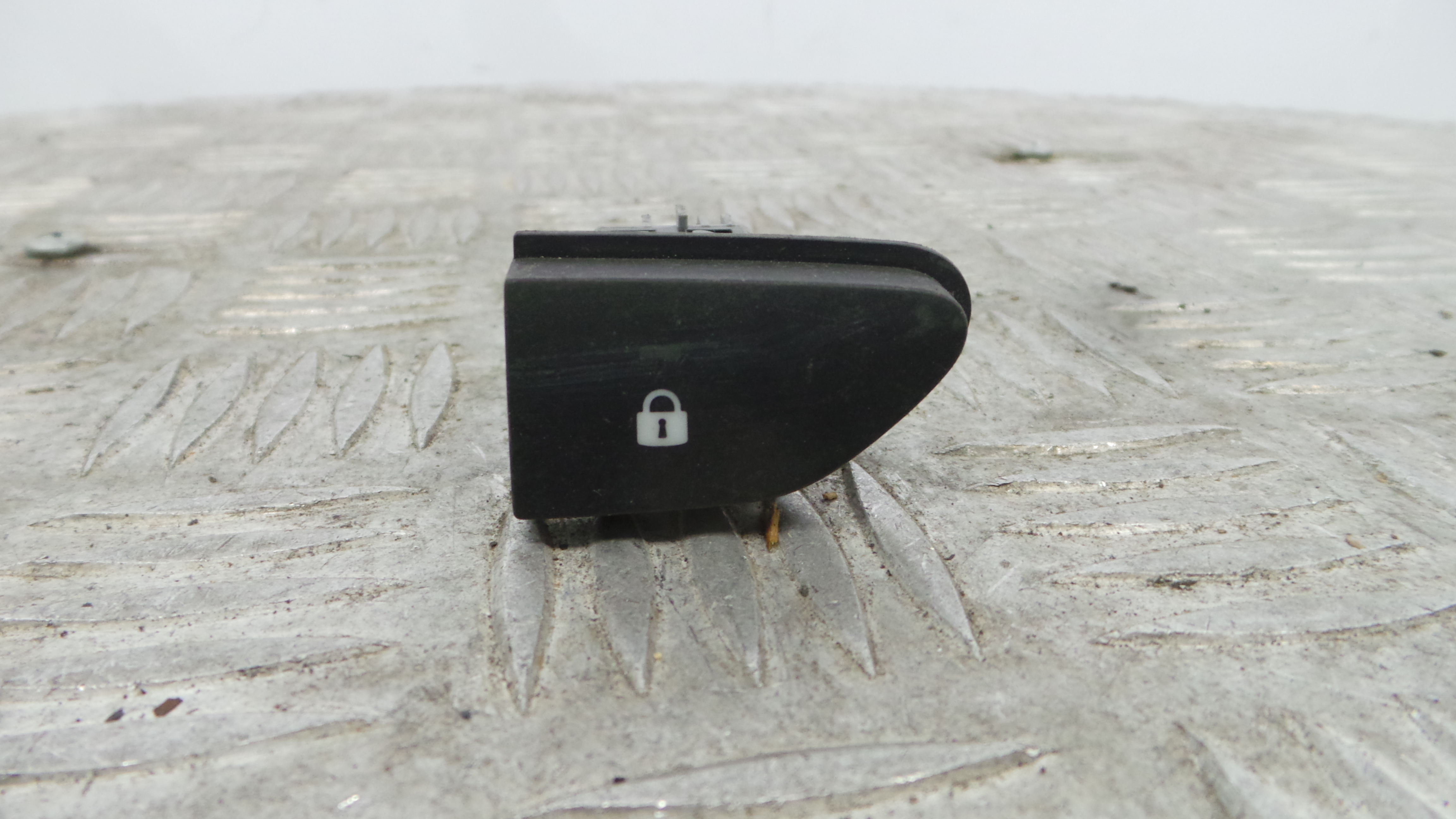 Botão de Bloqueio da Porta  252103678R - RENAULT CLIO IV (BH_)-37043433
