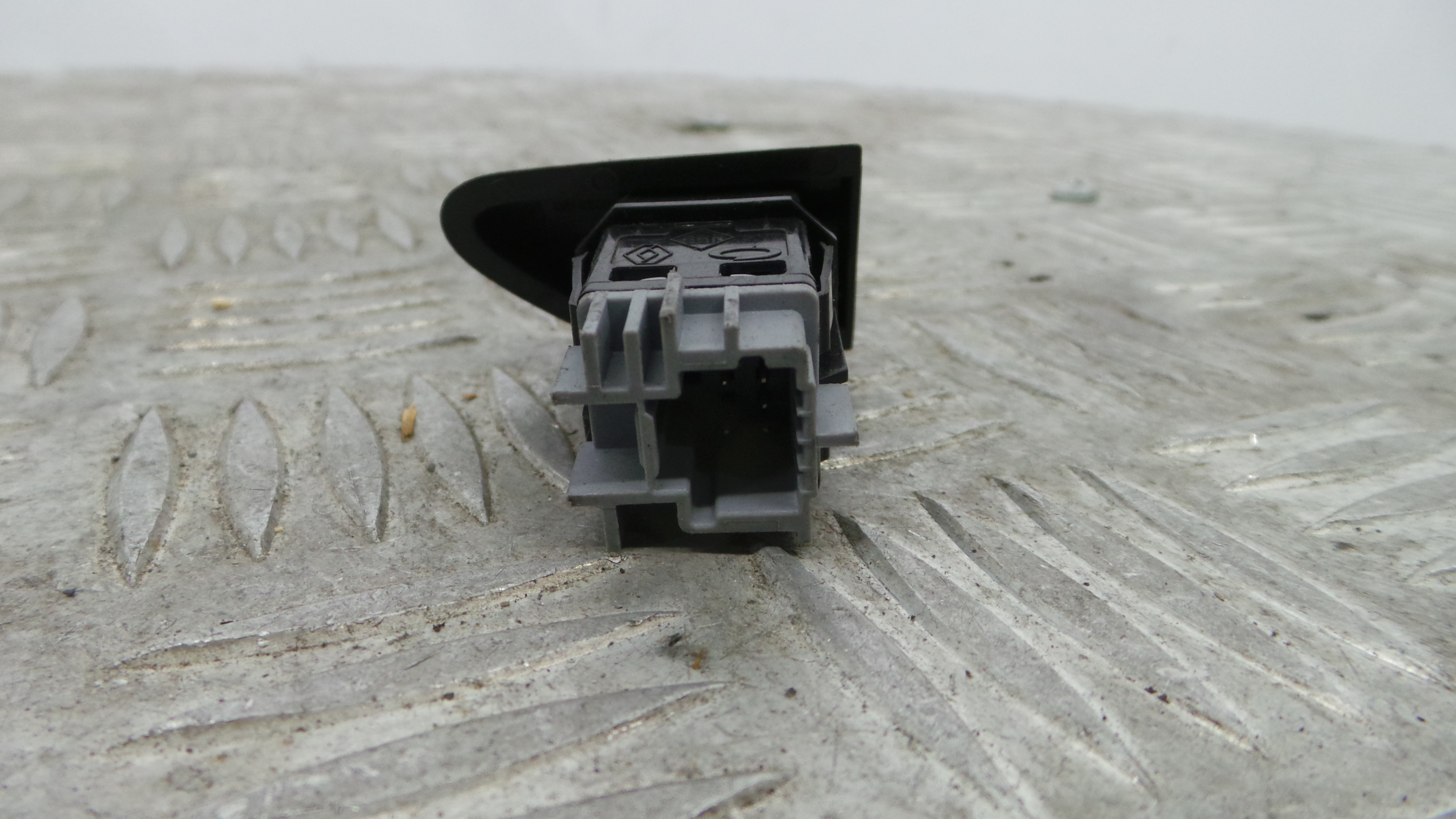 Botão de Bloqueio da Porta  252103678R - RENAULT CLIO IV (BH_)-37043433