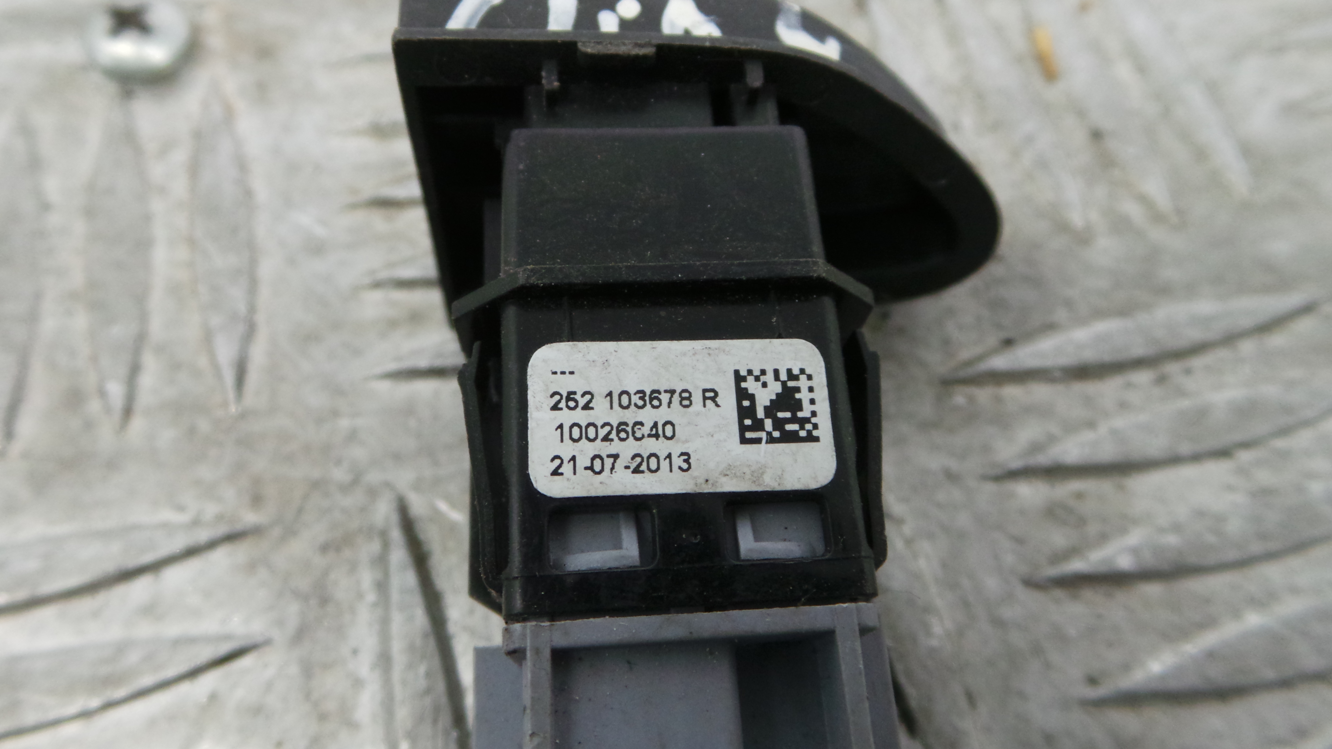 Botão de Bloqueio da Porta  252103678R - RENAULT CLIO IV (BH_)-37043433