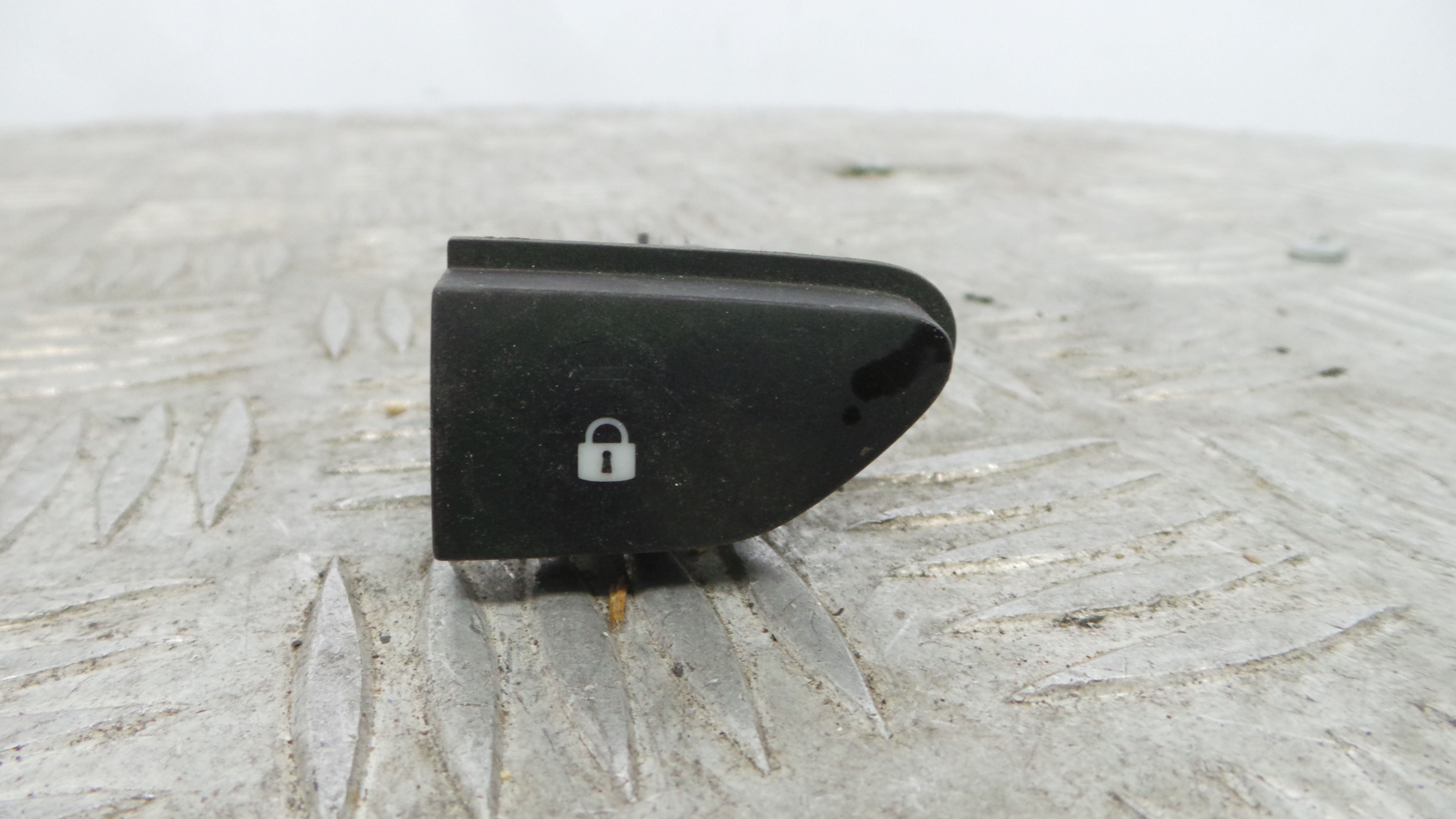Botão de Bloqueio da Porta  252103678R - RENAULT CLIO IV (BH_)-37043436