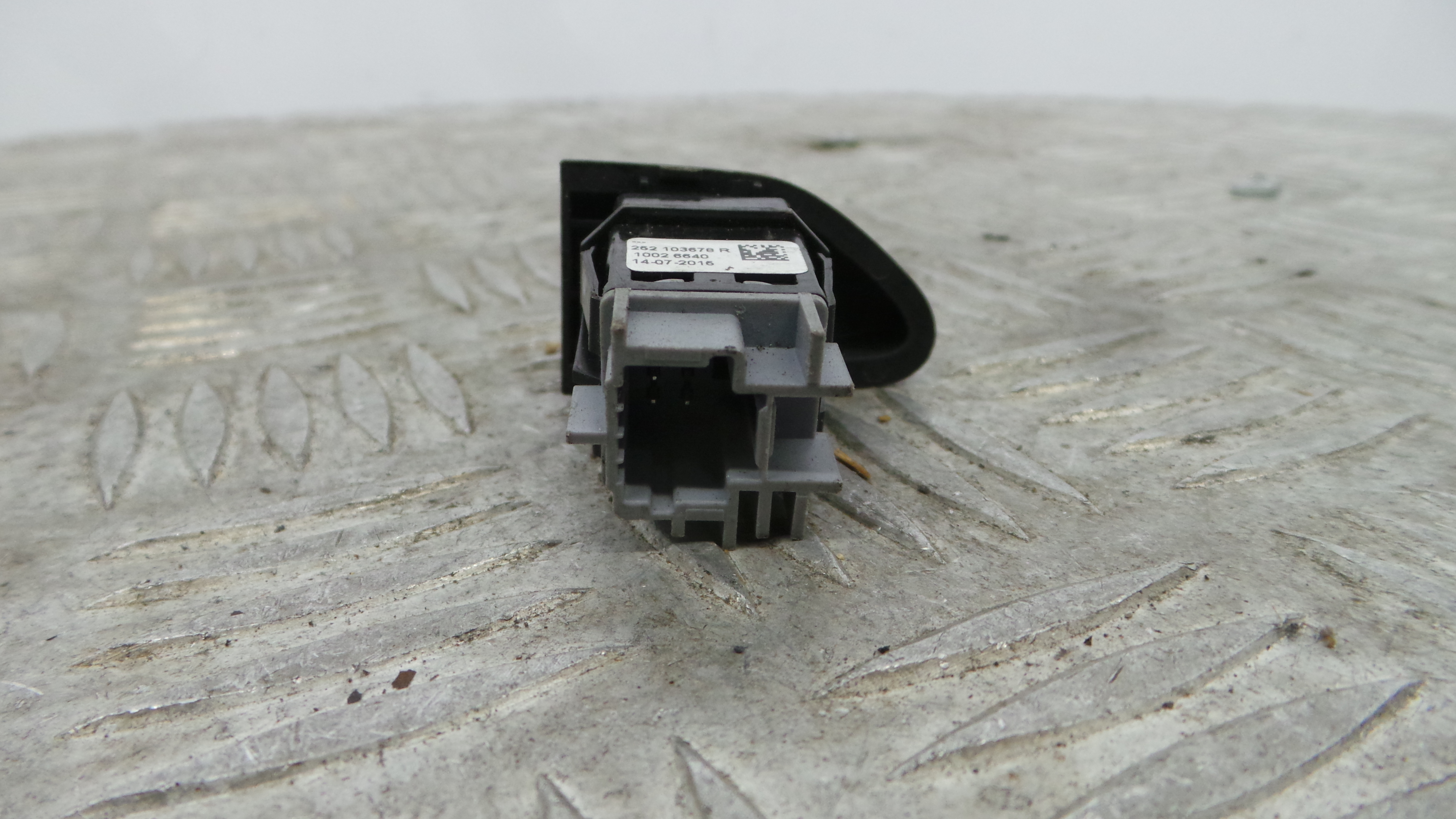 Botão de Bloqueio da Porta  252103678R - RENAULT CLIO IV (BH_)-37043436