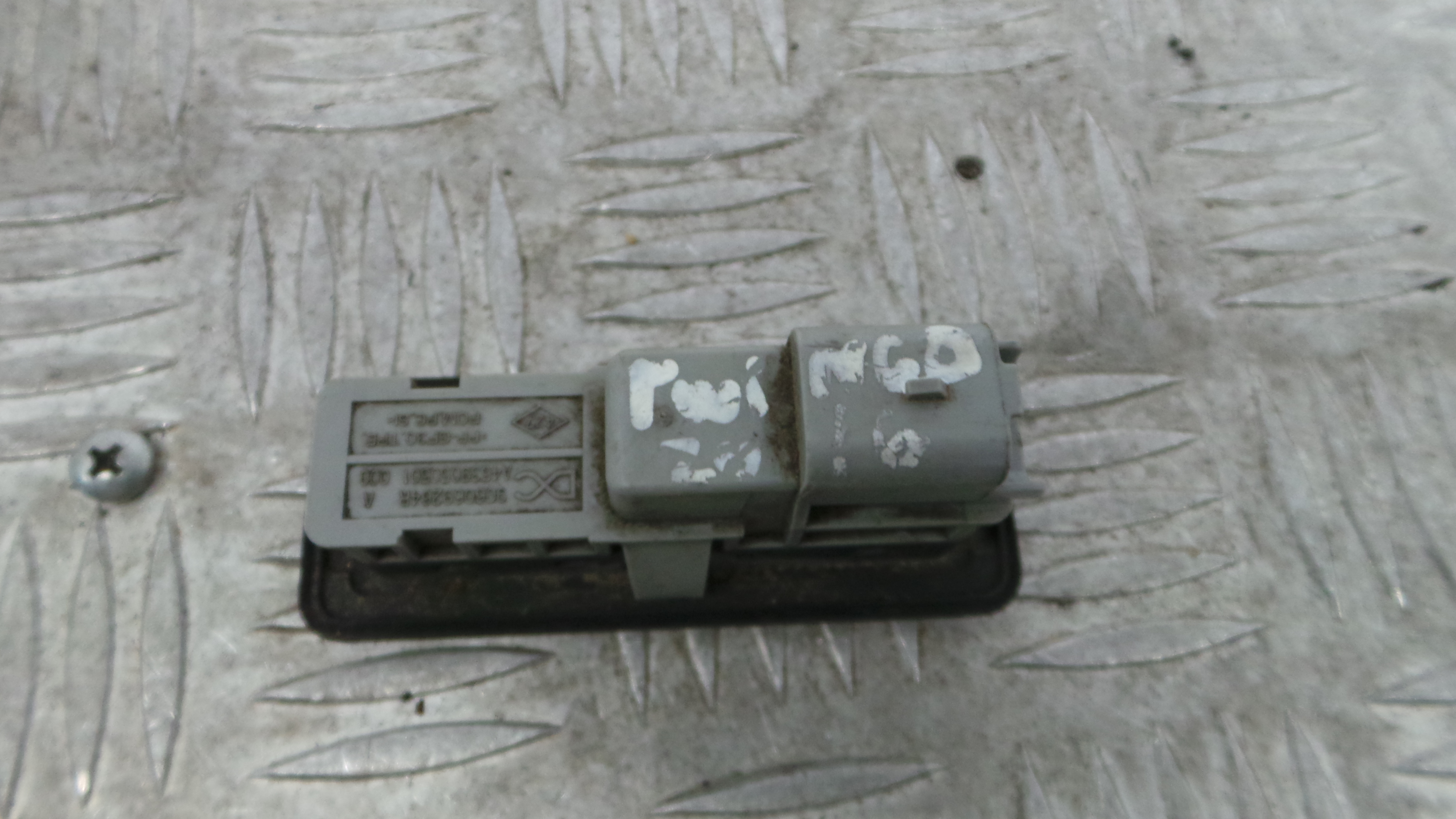 Interruptor / Comando Mala 906069264R - RENAULT TWINGO III (BCM_, BCA_)-37044123