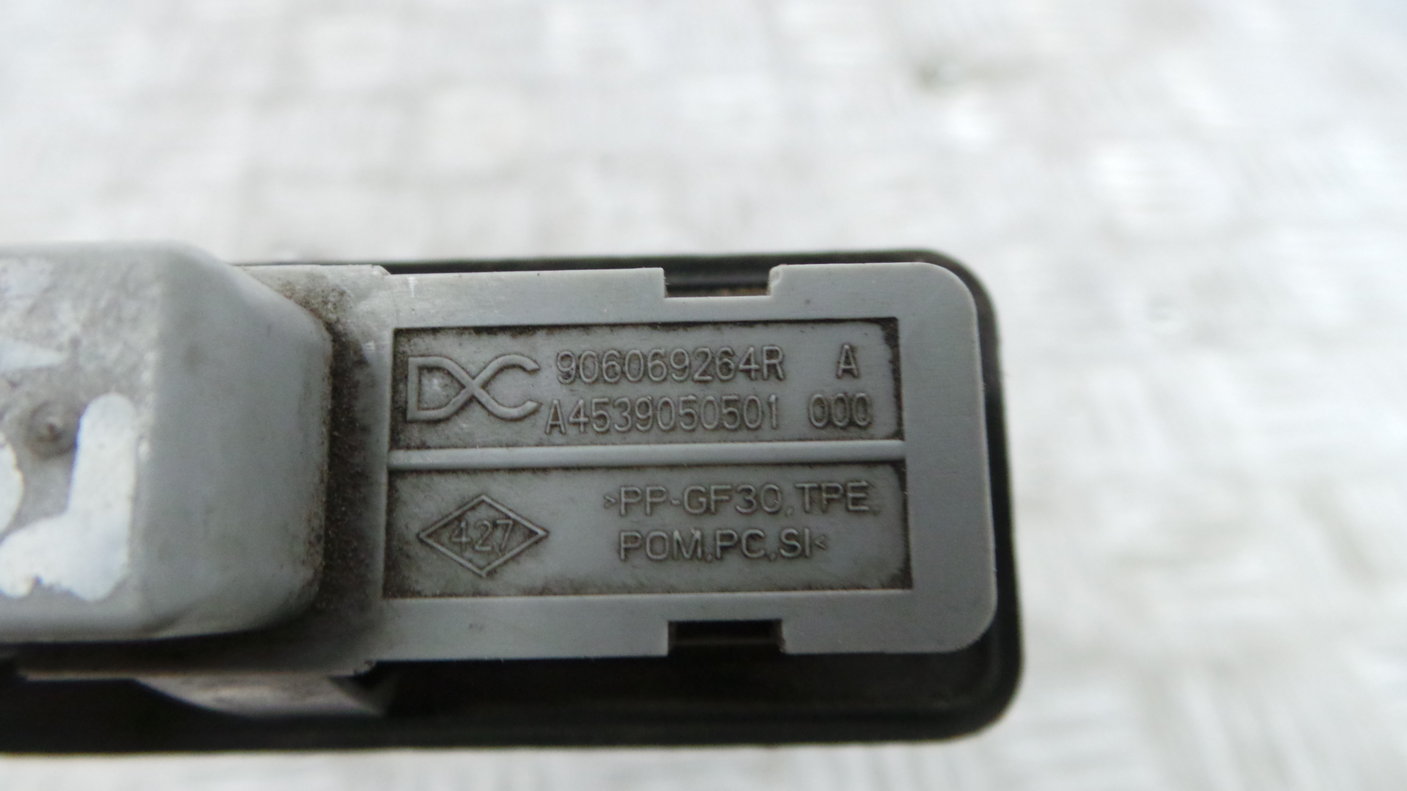 Interruptor / Comando Mala 906069264R - RENAULT TWINGO III (BCM_, BCA_)-37044123