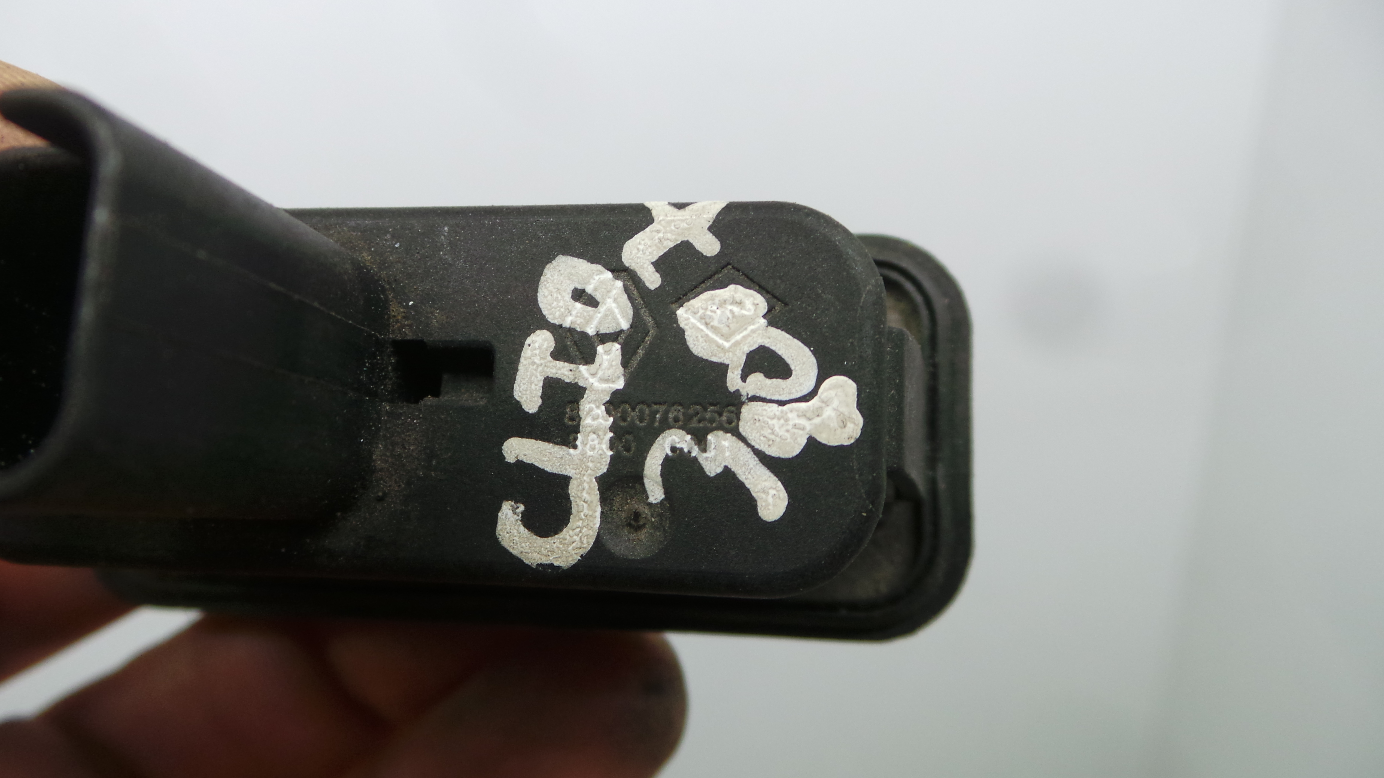 Interruptor / Comando Mala 8200076266 - RENAULT CLIO III (BR0/1, CR0/1)-37044126