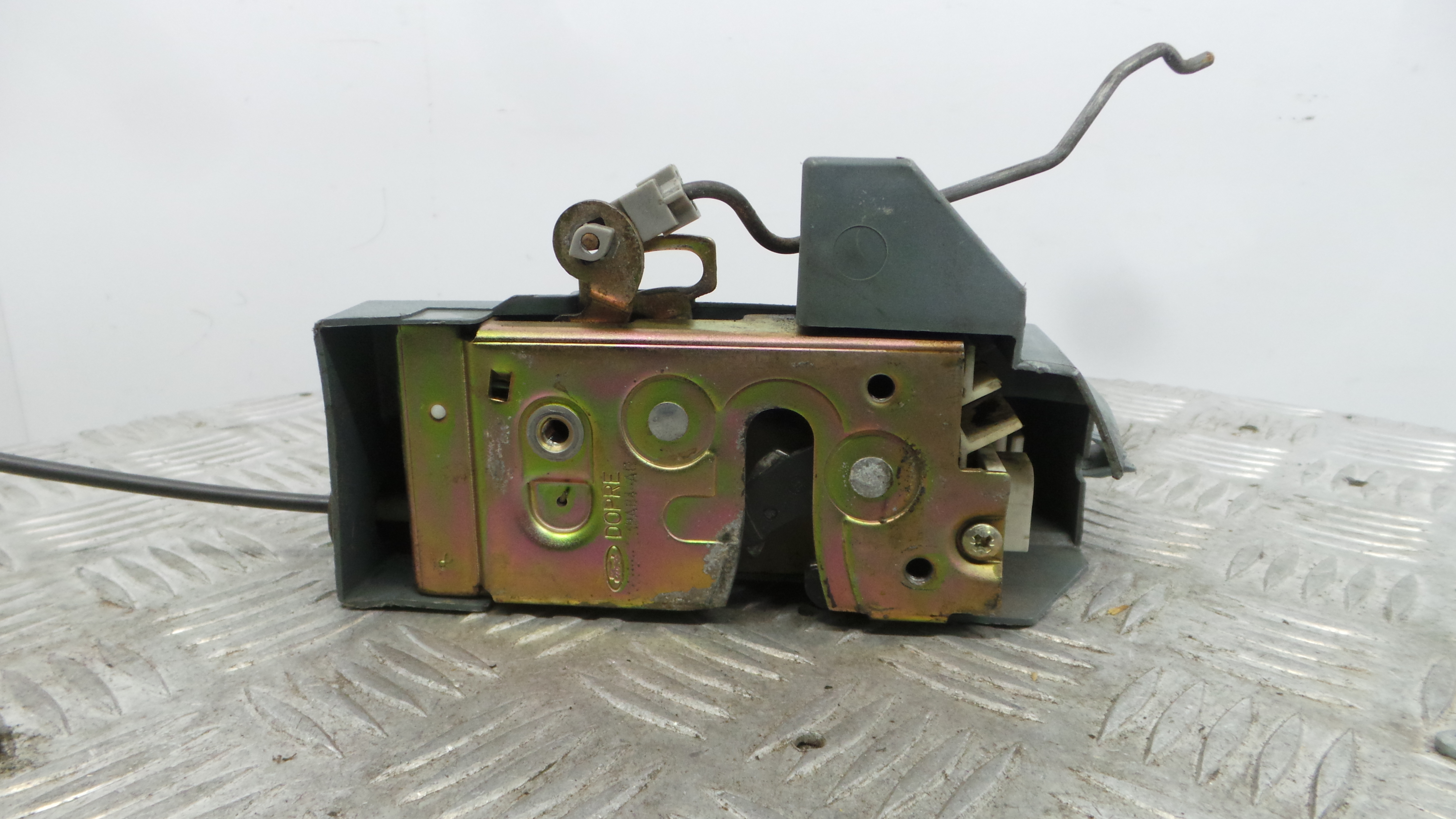 Fecho da Porta Dto V97FB-C219A64-AG - FORD PUMA (EC_)-37044812