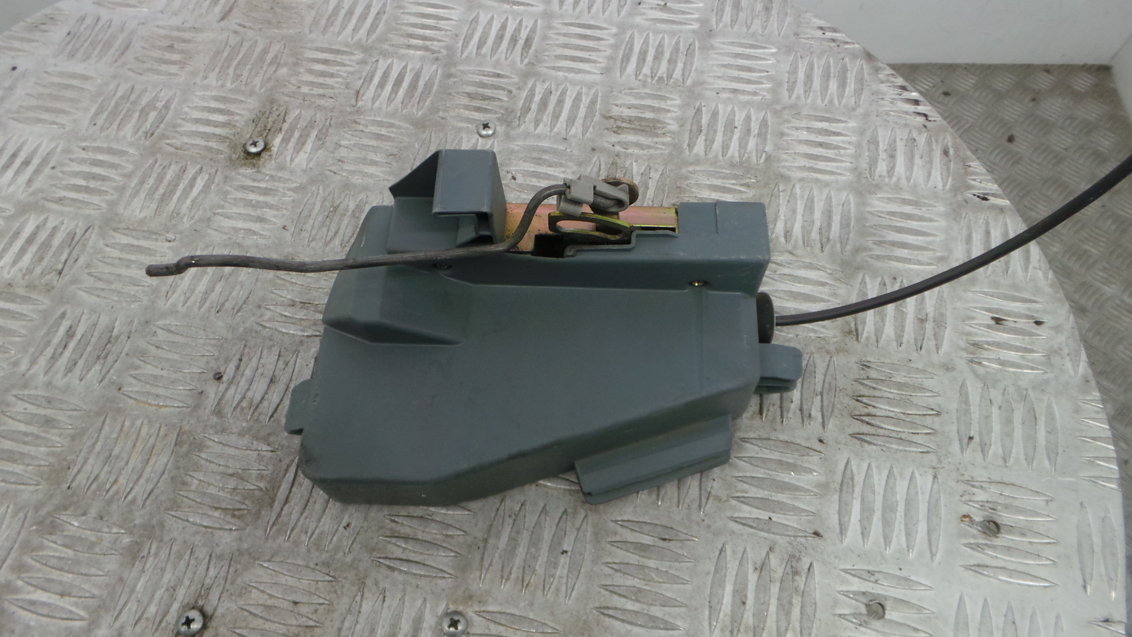 Fecho da Porta Dto V97FB-C219A64-AG - FORD PUMA (EC_)-37044812