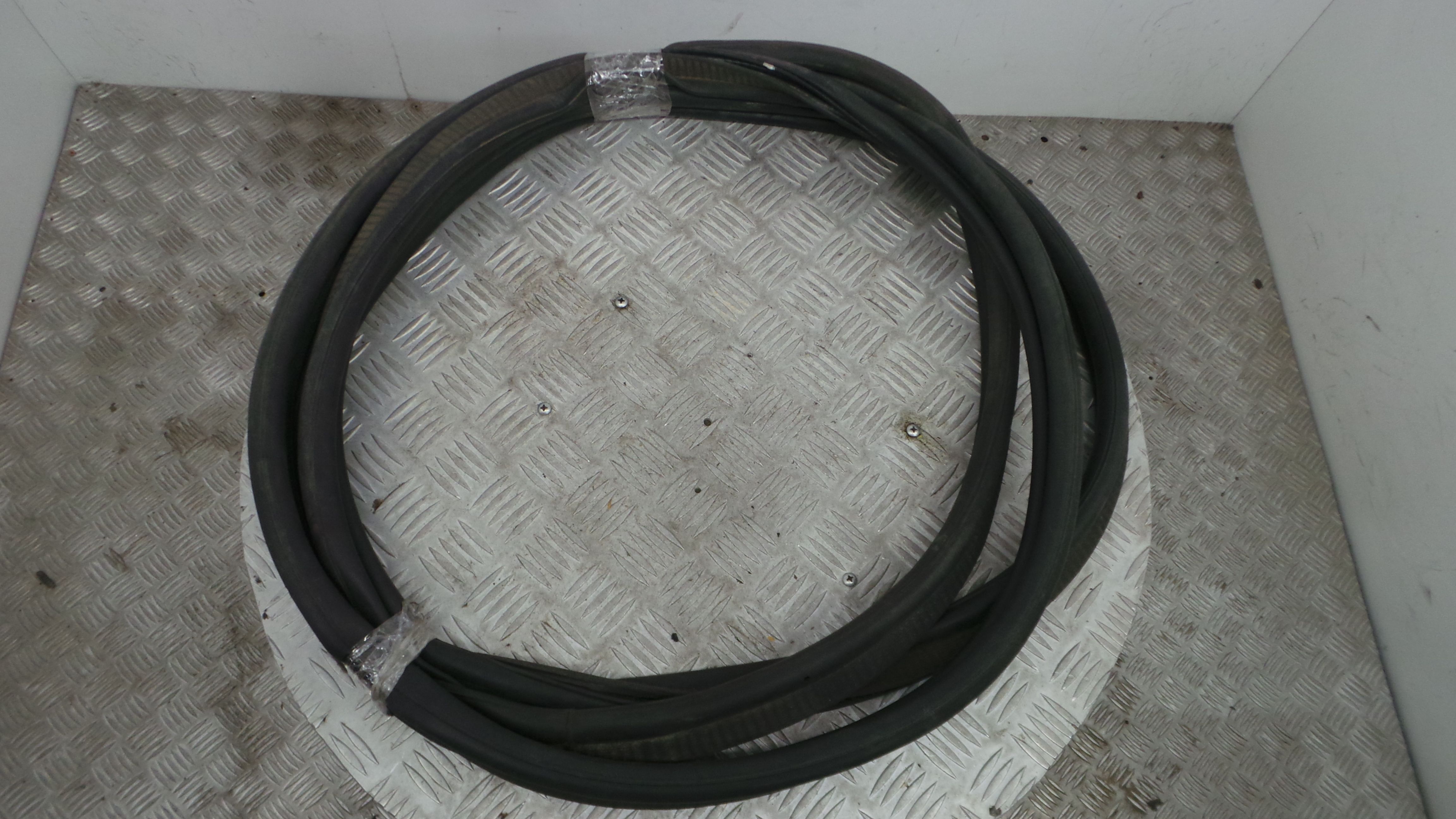 Borracha Mala  - PEUGEOT PARTNER Caixa/monovolume-37045443