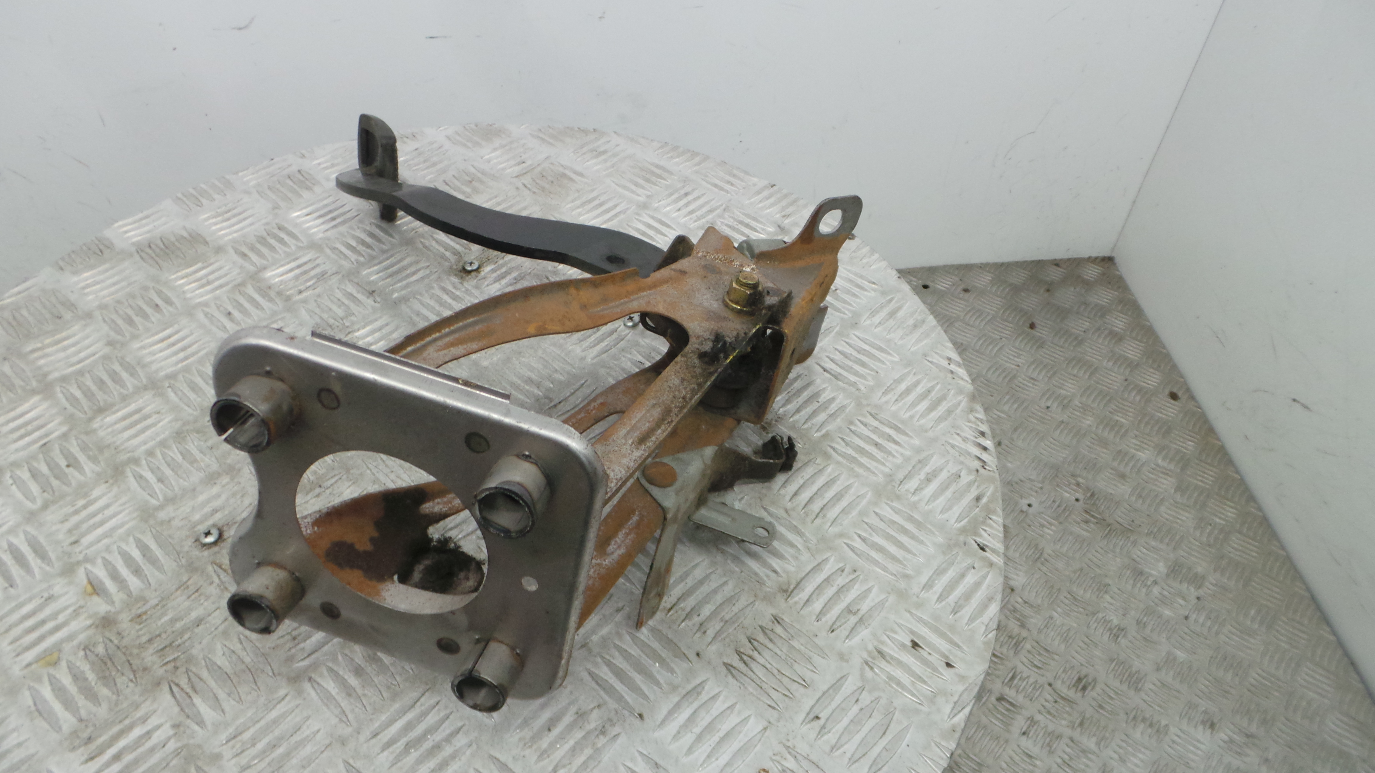 Pedal de Embraiagem - TOYOTA HIACE IV Caixa (__H1_, __H2_)-37045456