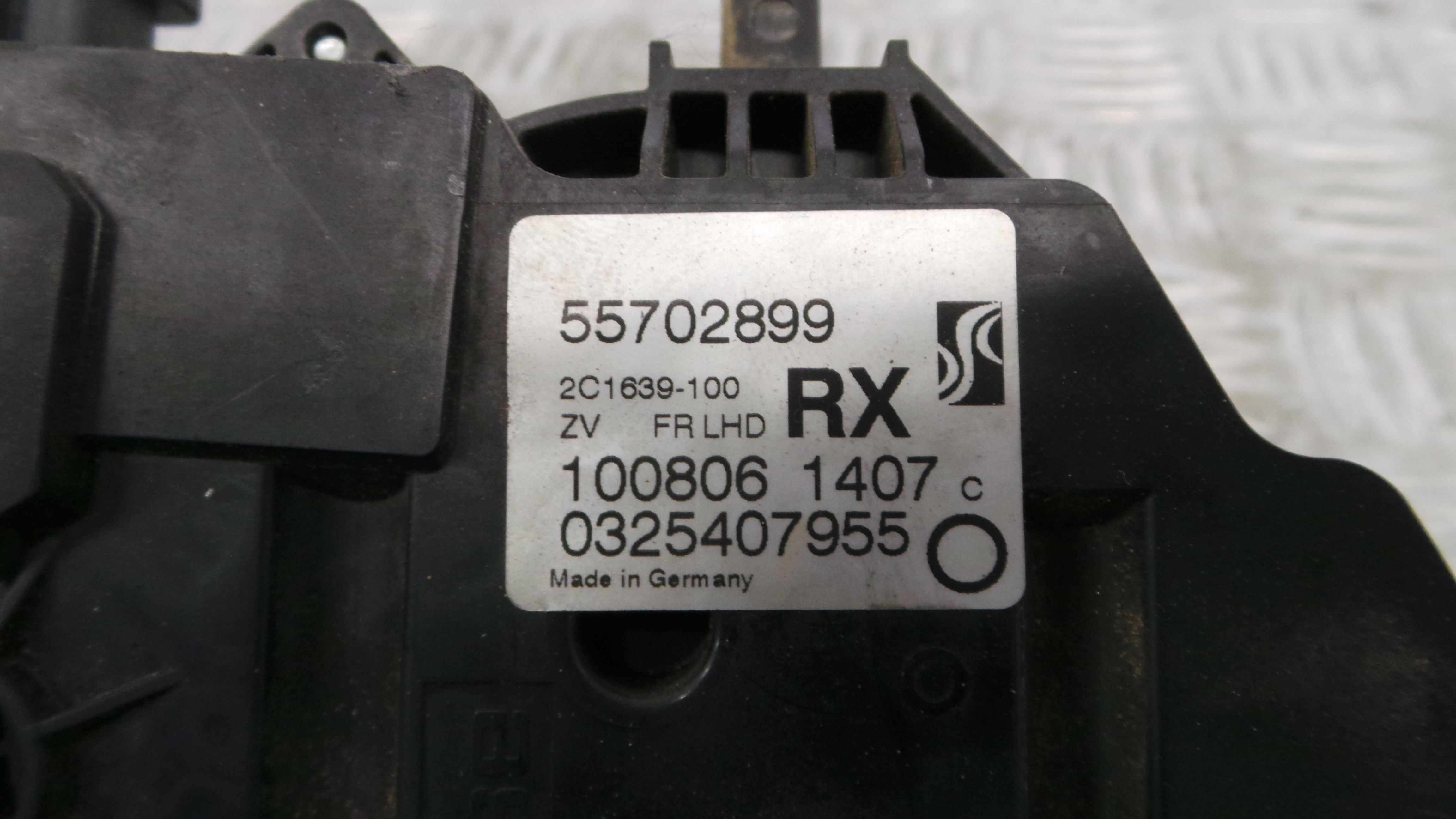 Fecho da Porta Dto 55702899 - OPEL CORSA D (S07)-37045544