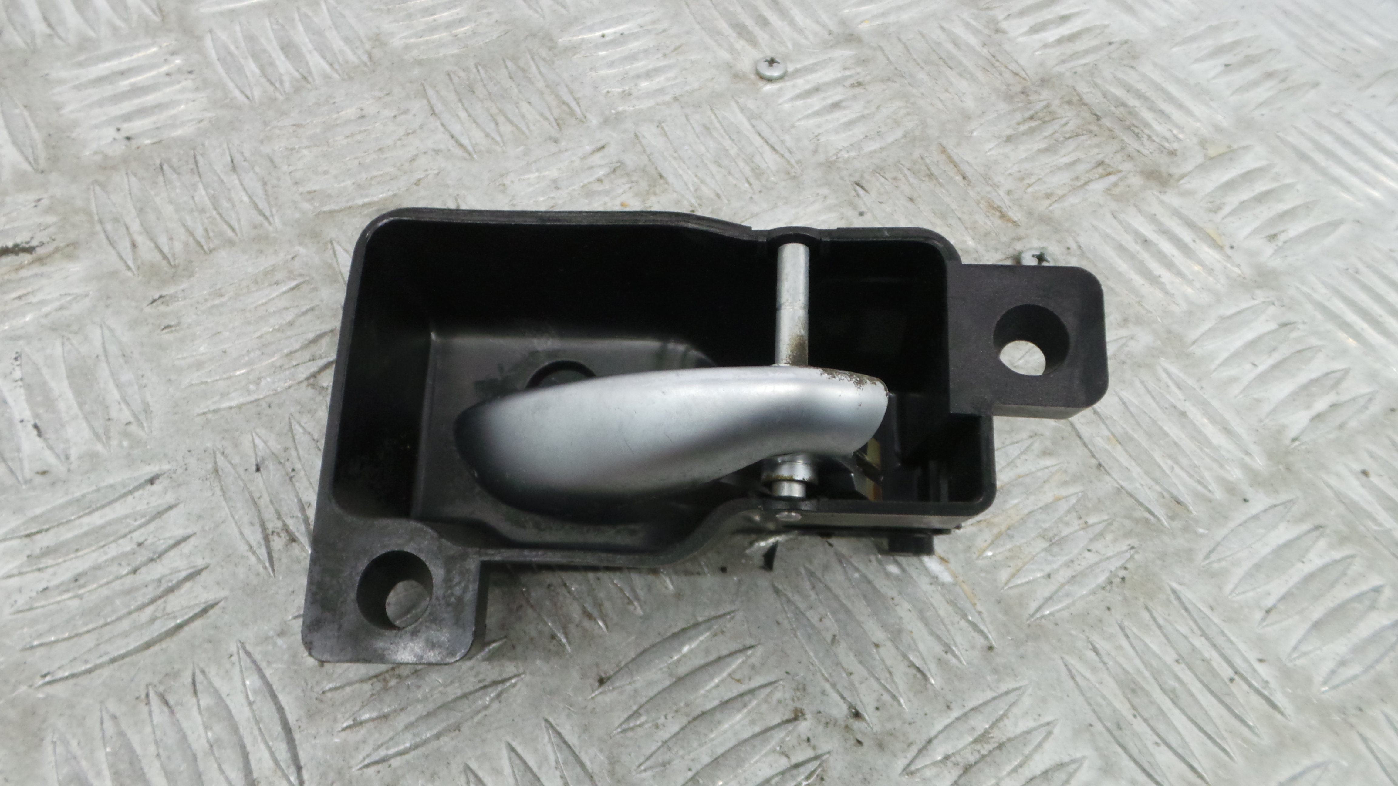 Puxador Interior Frente Direita 95AG-A22600-AB - FORD PUMA (EC_)-37045599