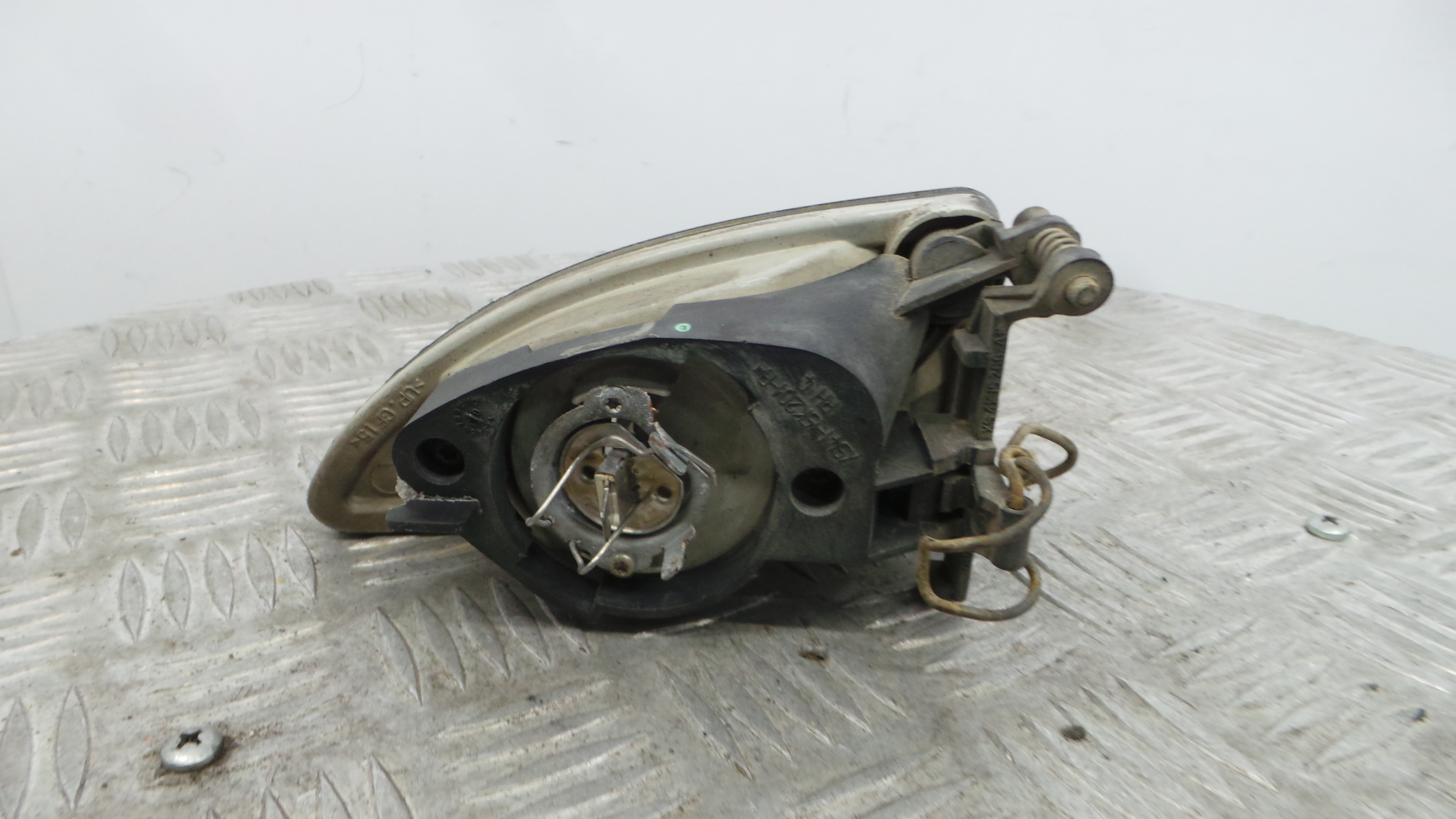 Farol Nevoeiro Direito 1306252 - FORD FOCUS I (DAW, DBW)-37045636