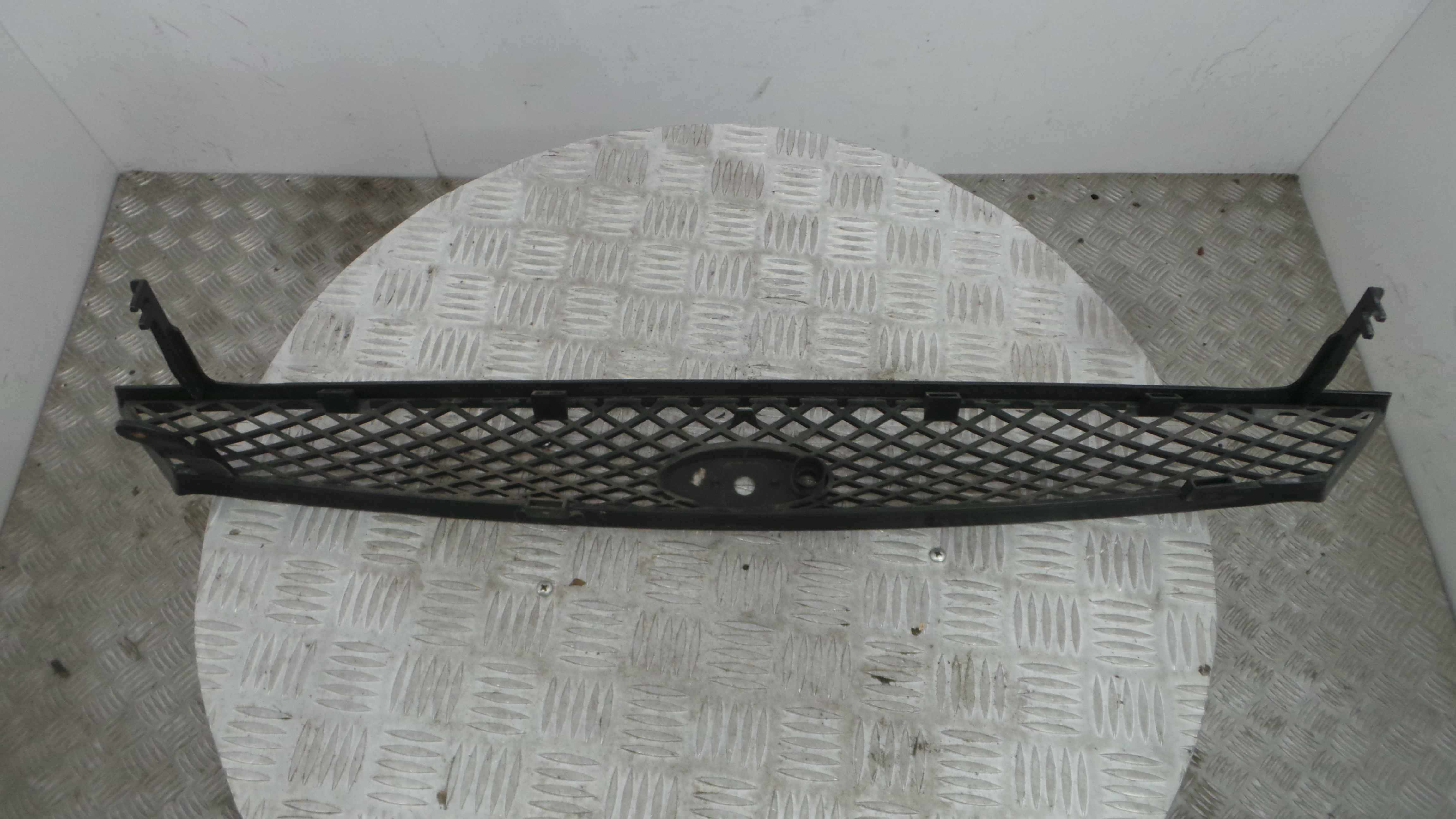 Grelha da Frente 1744364 - FORD FOCUS I (DAW, DBW)-37045667