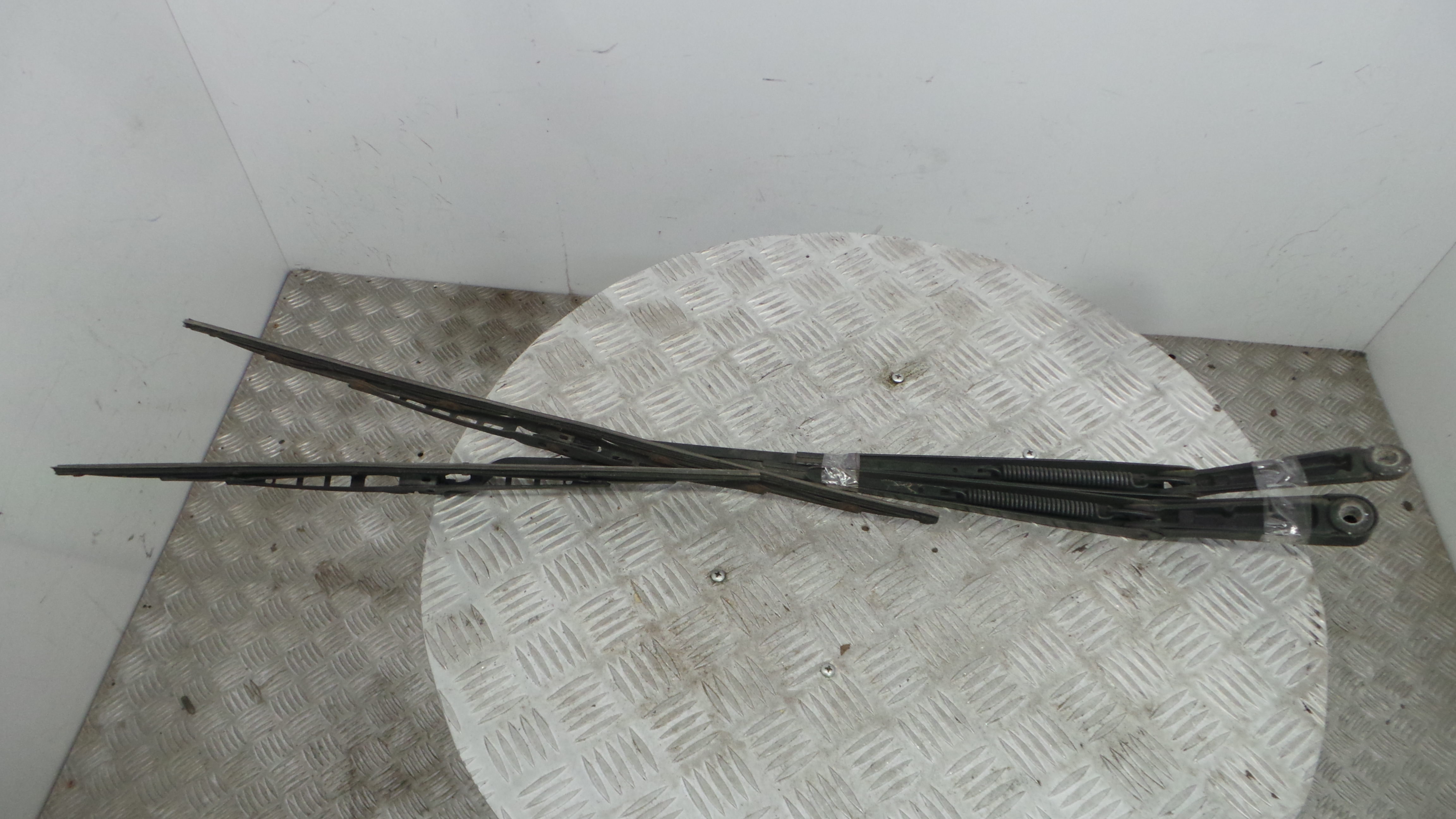 Braço Do Limpa-vidros XS41-17527-AB - FORD FOCUS I (DAW, DBW)-37045691