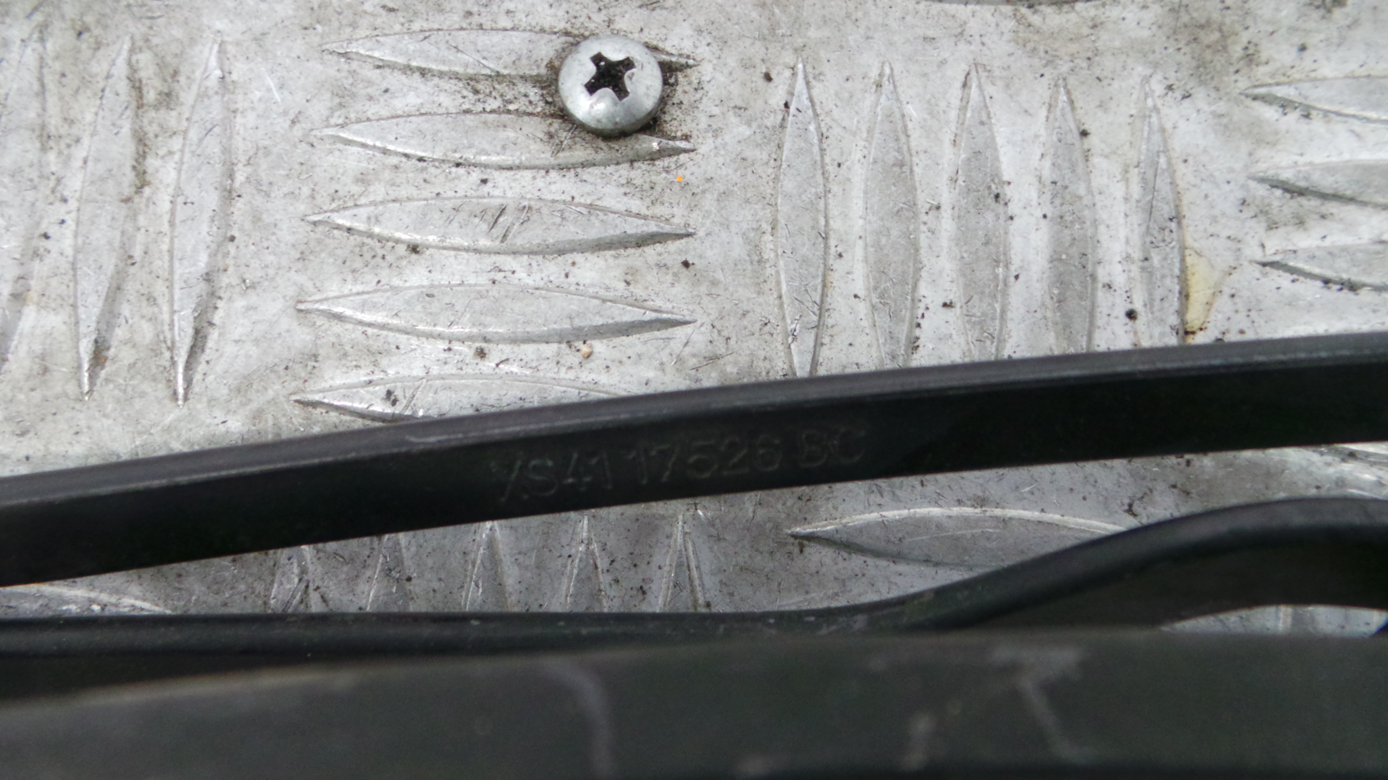 Braço Do Limpa-vidros XS41-17527-AB - FORD FOCUS I (DAW, DBW)-37045691