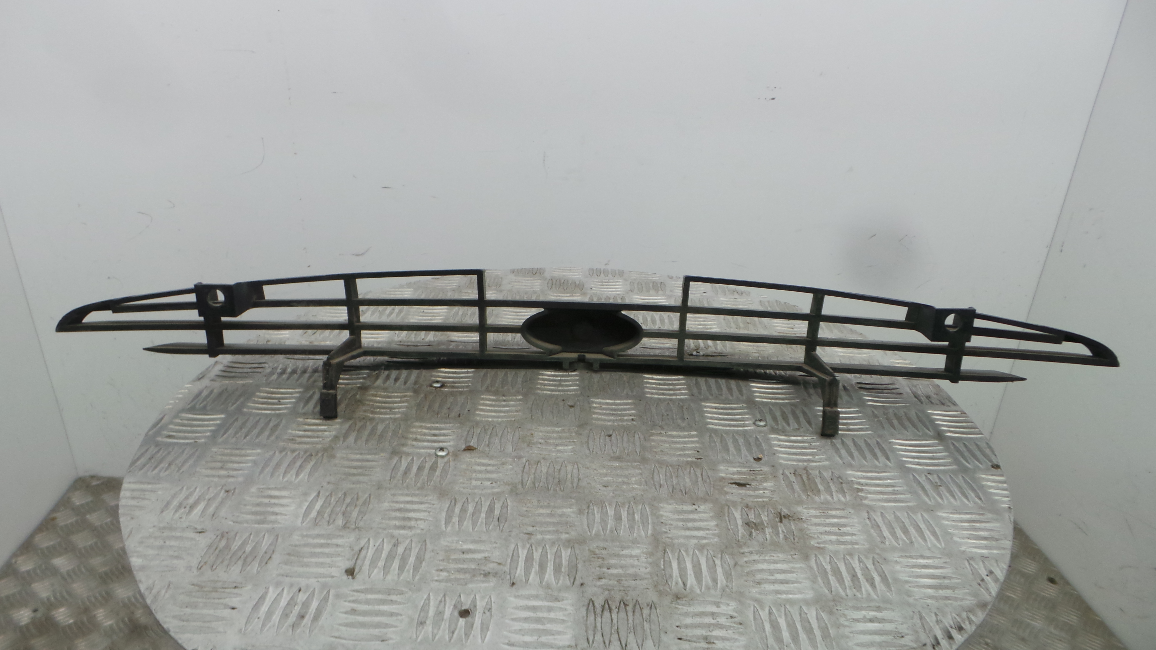 Grelha da Frente V97FB-8A133-AE - FORD PUMA (EC_)-37045695