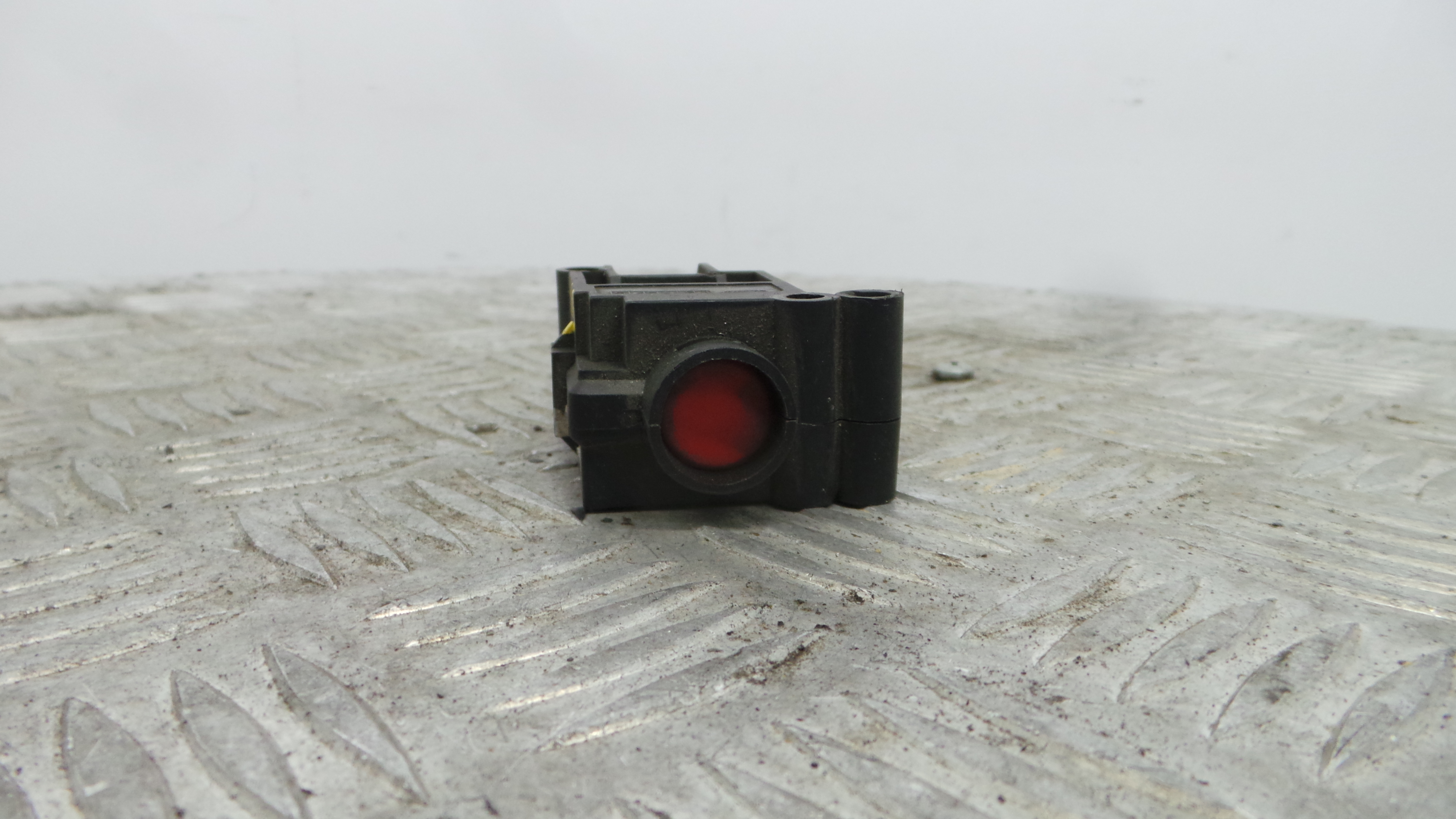 Interruptor Botão Inercia XM4T-9341-AA - FORD FOCUS I (DAW, DBW)-37046014