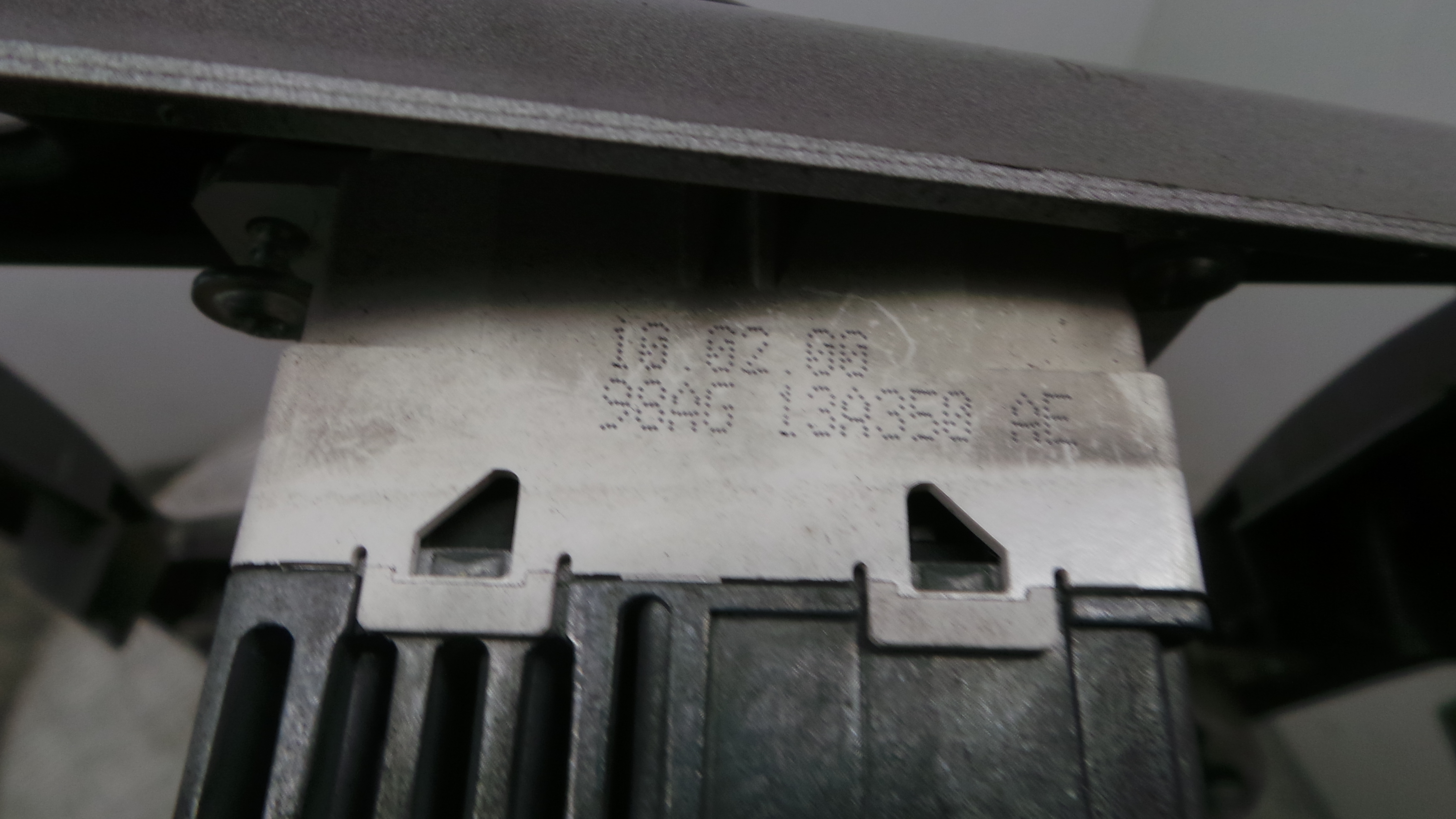 Comando da Sofagem / Climatronic 98AB-A046A04-AE - FORD FOCUS I (DAW, DBW)-37046028