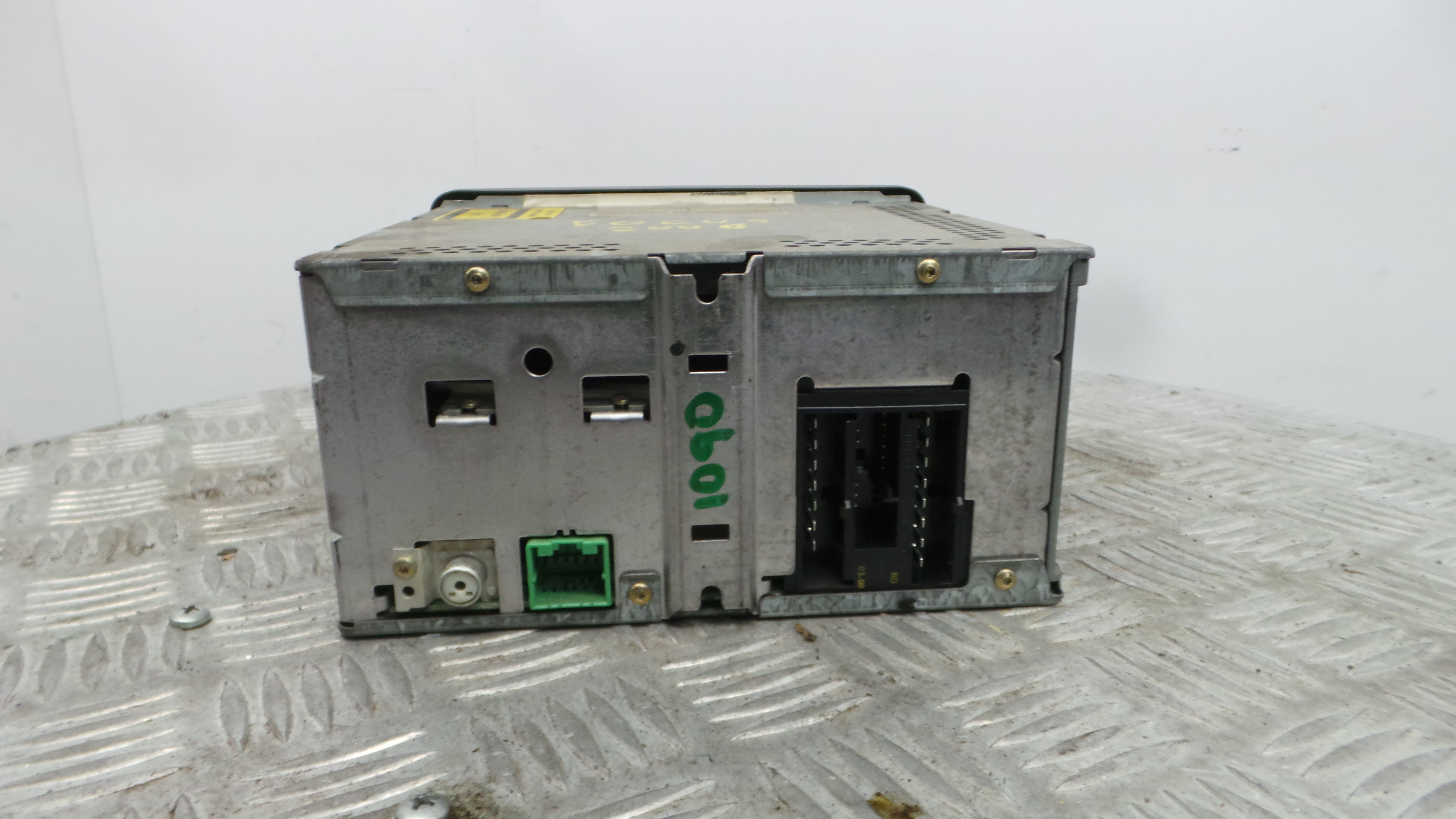 Auto-rádios 98AP-18C815-AC - FORD FOCUS I (DAW, DBW)-37046039