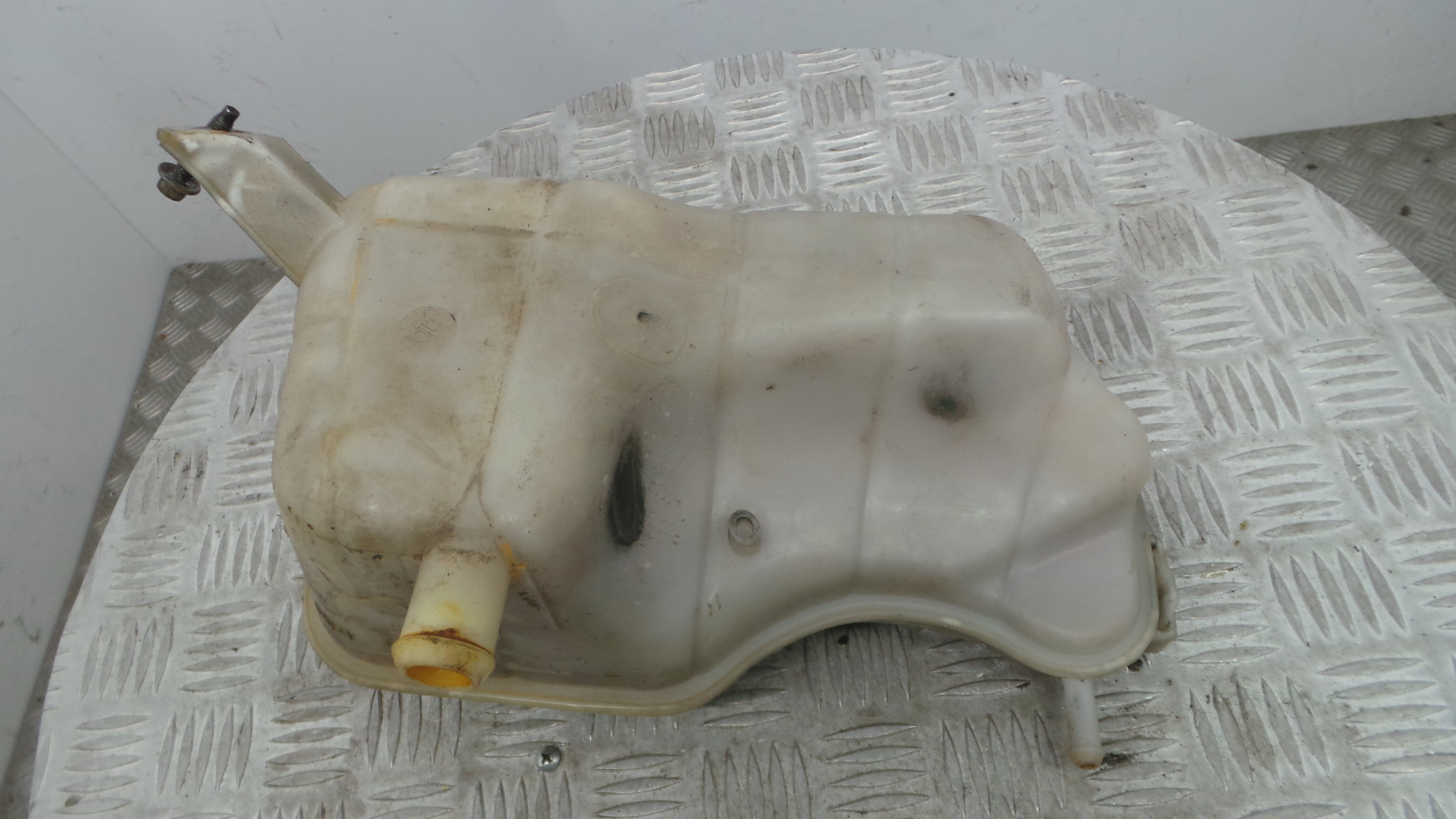 Depósito Água Radiador / Vazo de Expansao YS61-8K218-CA - FORD PUMA (EC_)-37047226