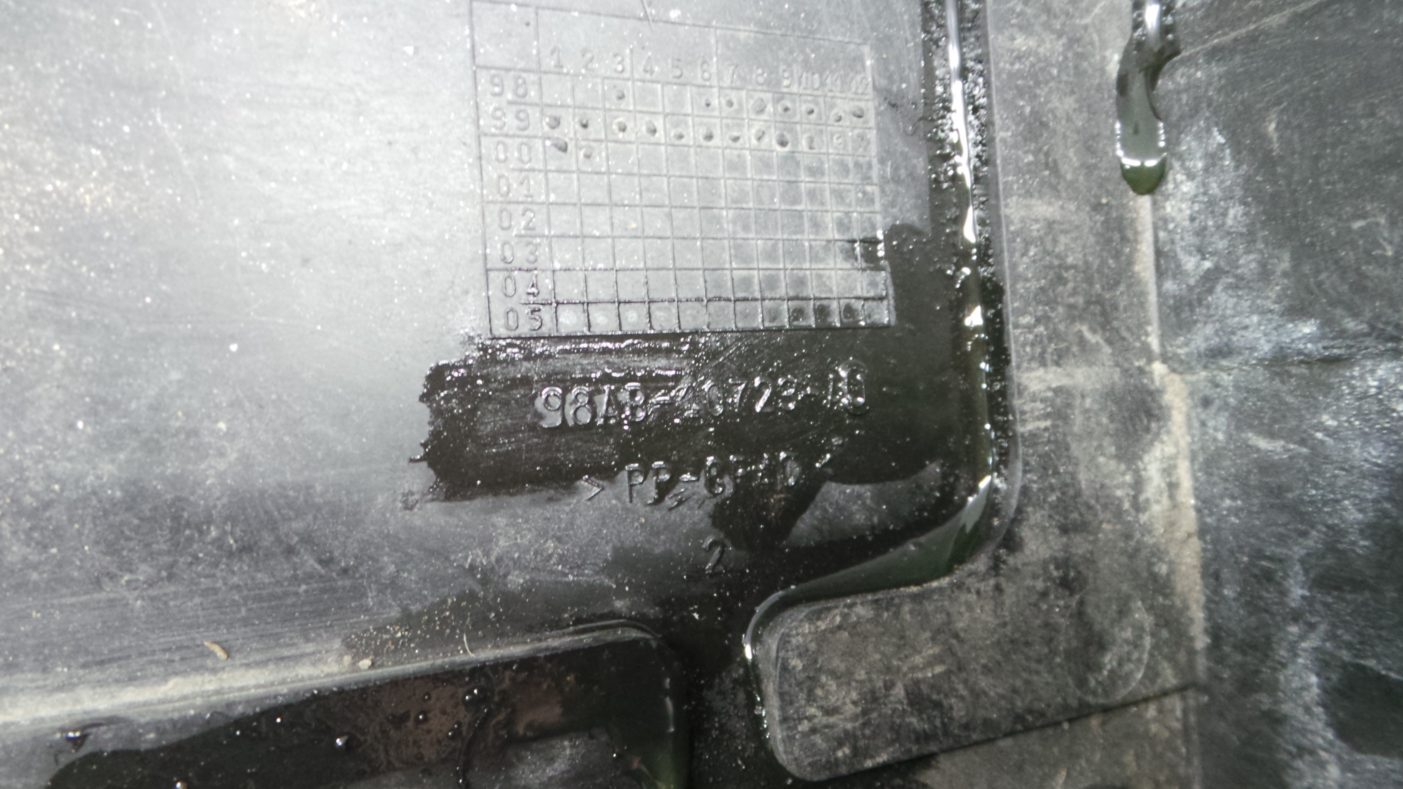 Base da Bateria 98AB-10723-A - FORD FOCUS I (DAW, DBW)-37047265