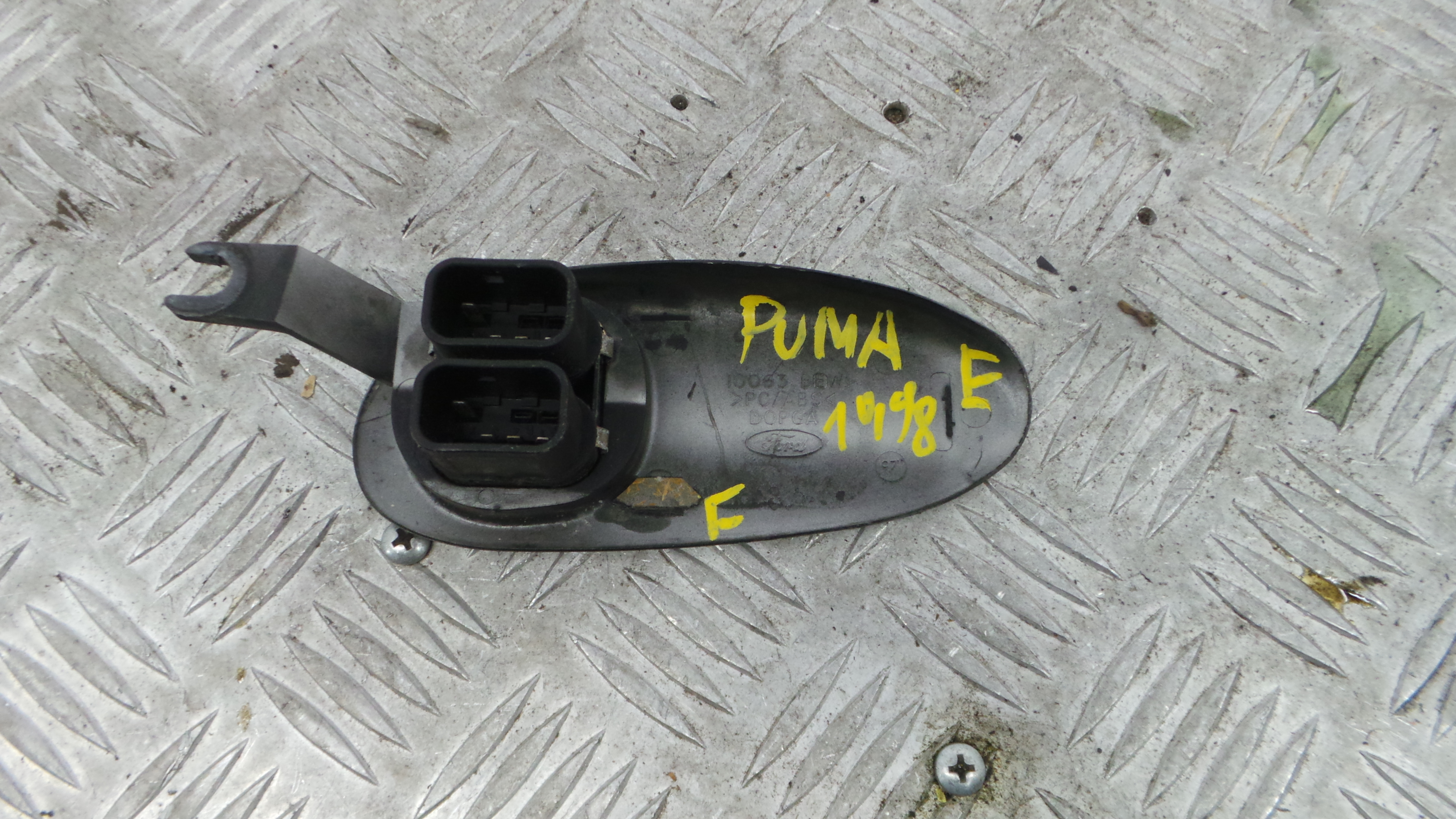 Interruptor / Comando Elevador Vidro Frente Esq  10063BEW - FORD PUMA (EC_)-37047311