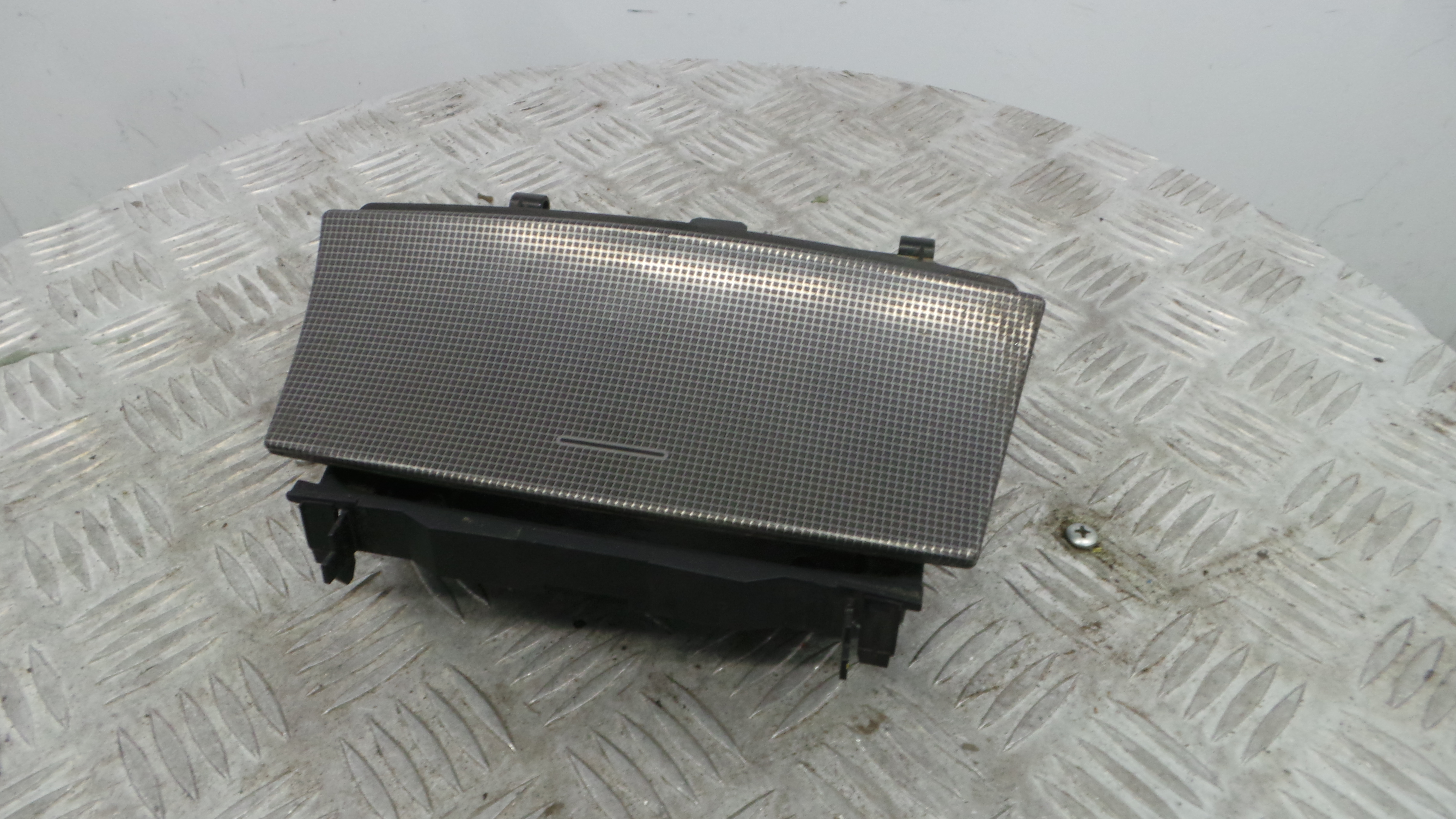 Cinzeiro A2036800852 - MERCEDES-BENZ C-CLASS (W203)-37047386