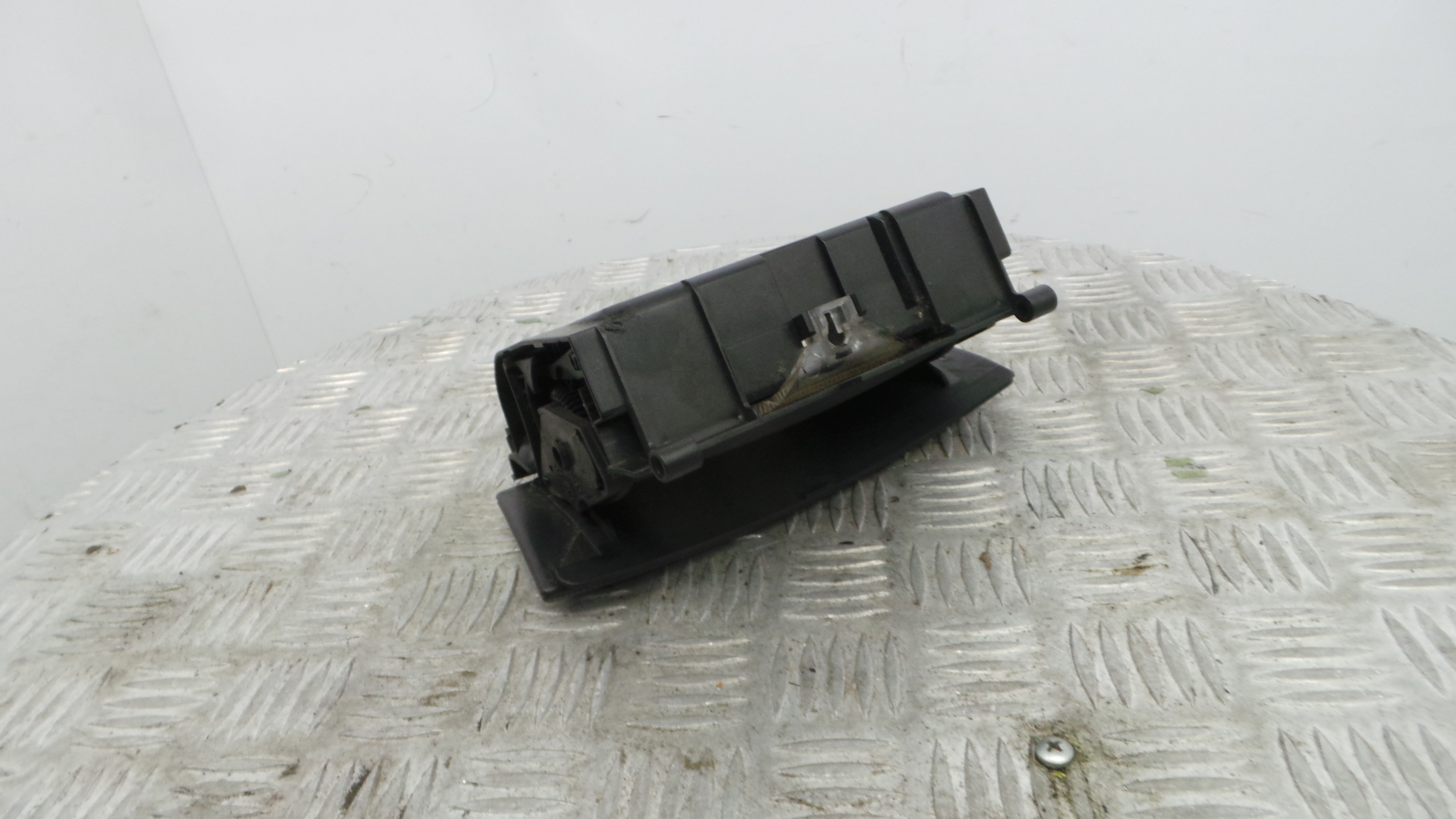 Cinzeiro A2036800852 - MERCEDES-BENZ C-CLASS (W203)-37047386