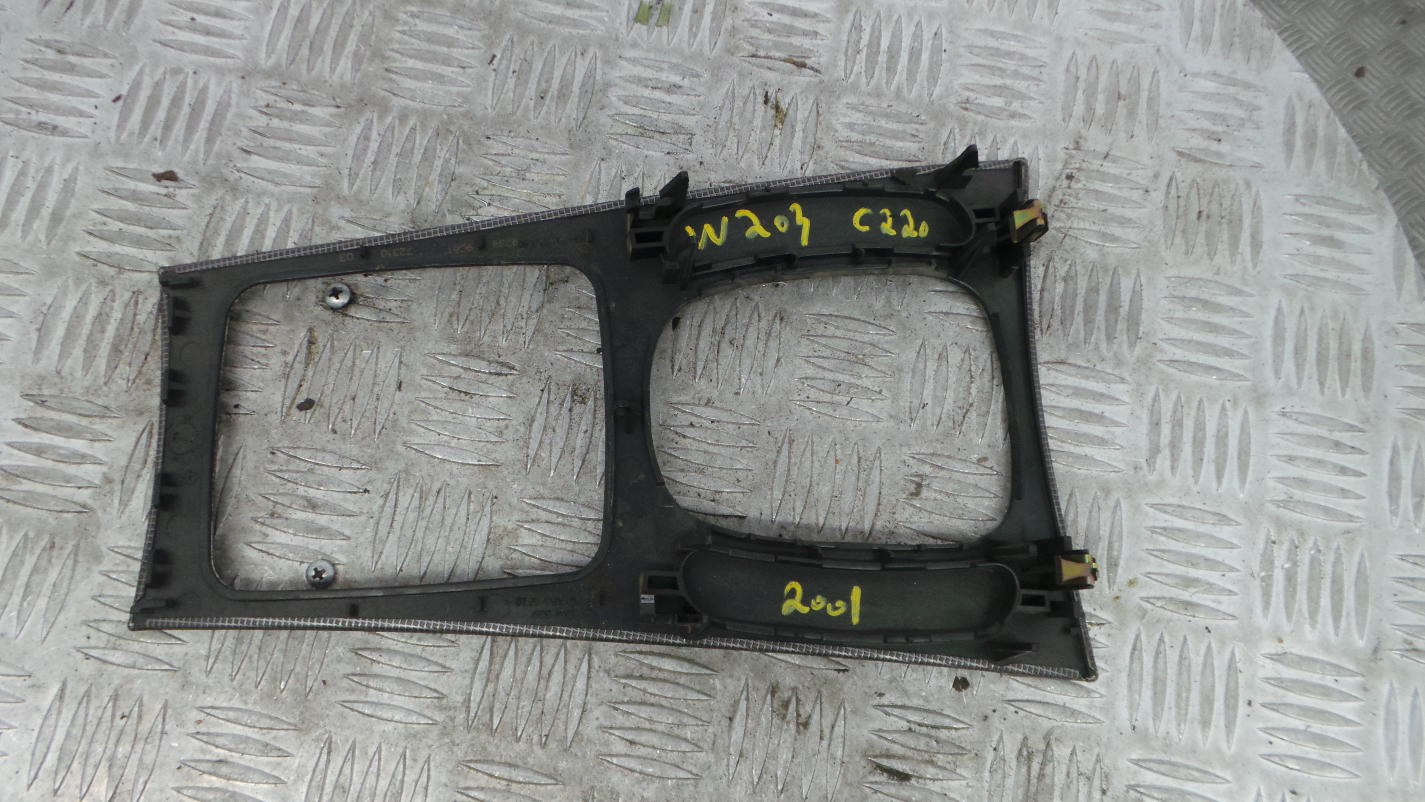 Aro Consola Central A2036809239 - MERCEDES-BENZ C-CLASS (W203)-37047401