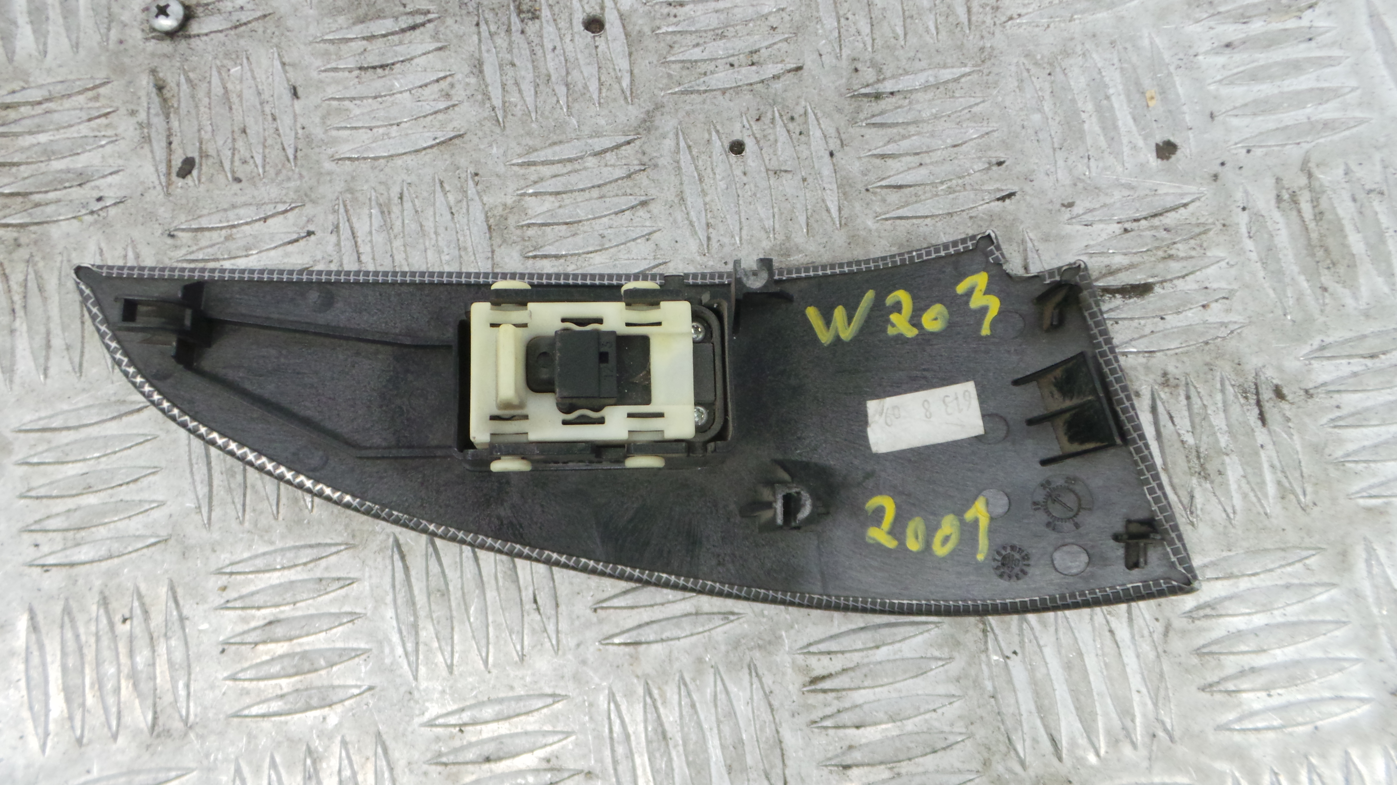 Interruptor / Comando Elevador Vidro Frente Dto  A2037271828 - MERCEDES-BENZ C-CLASS (W203)-37047405