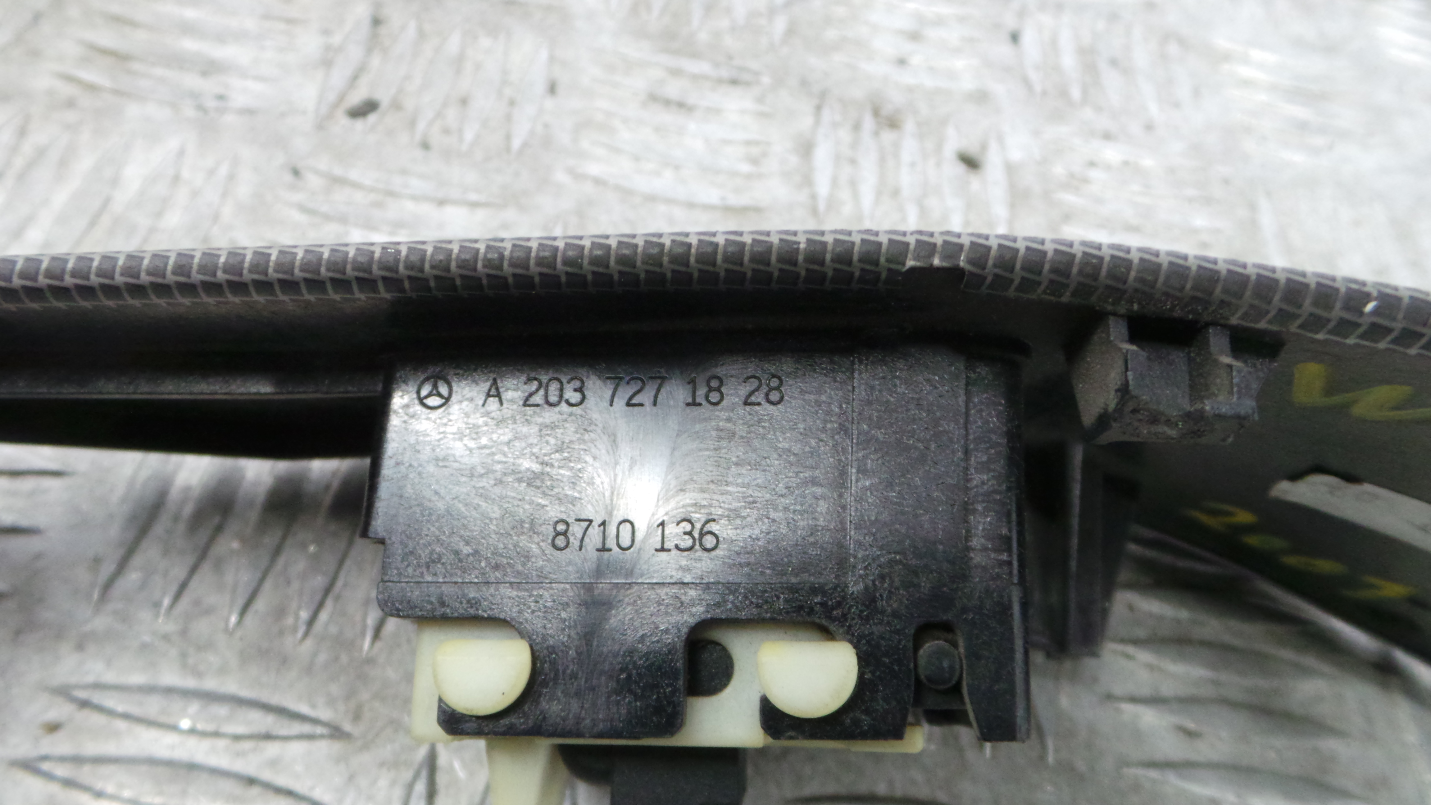 Interruptor / Comando Elevador Vidro Frente Dto  A2037271828 - MERCEDES-BENZ C-CLASS (W203)-37047405