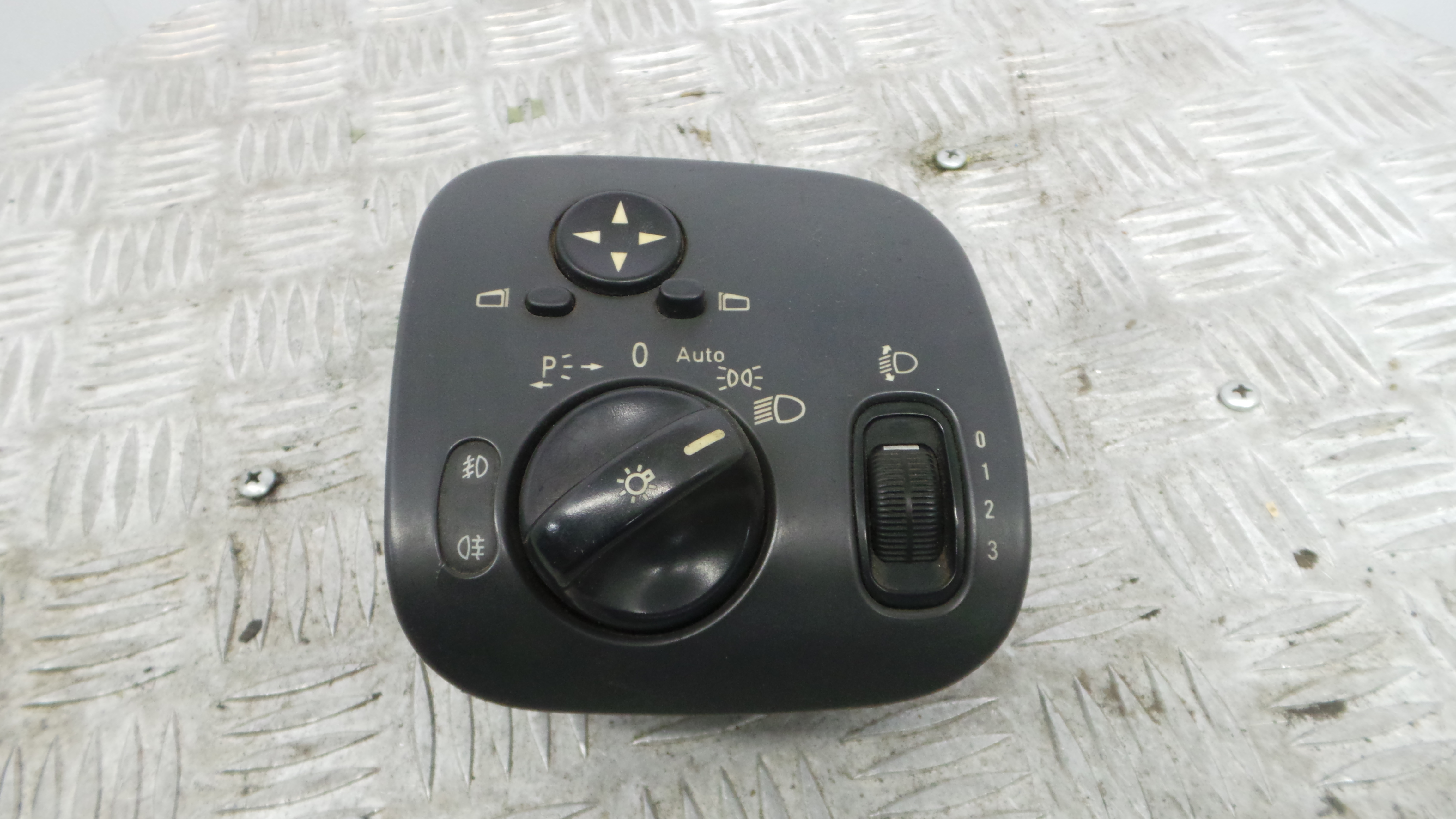 Comando das luzes  A2035450604 - MERCEDES-BENZ C-CLASS (W203)-37047414