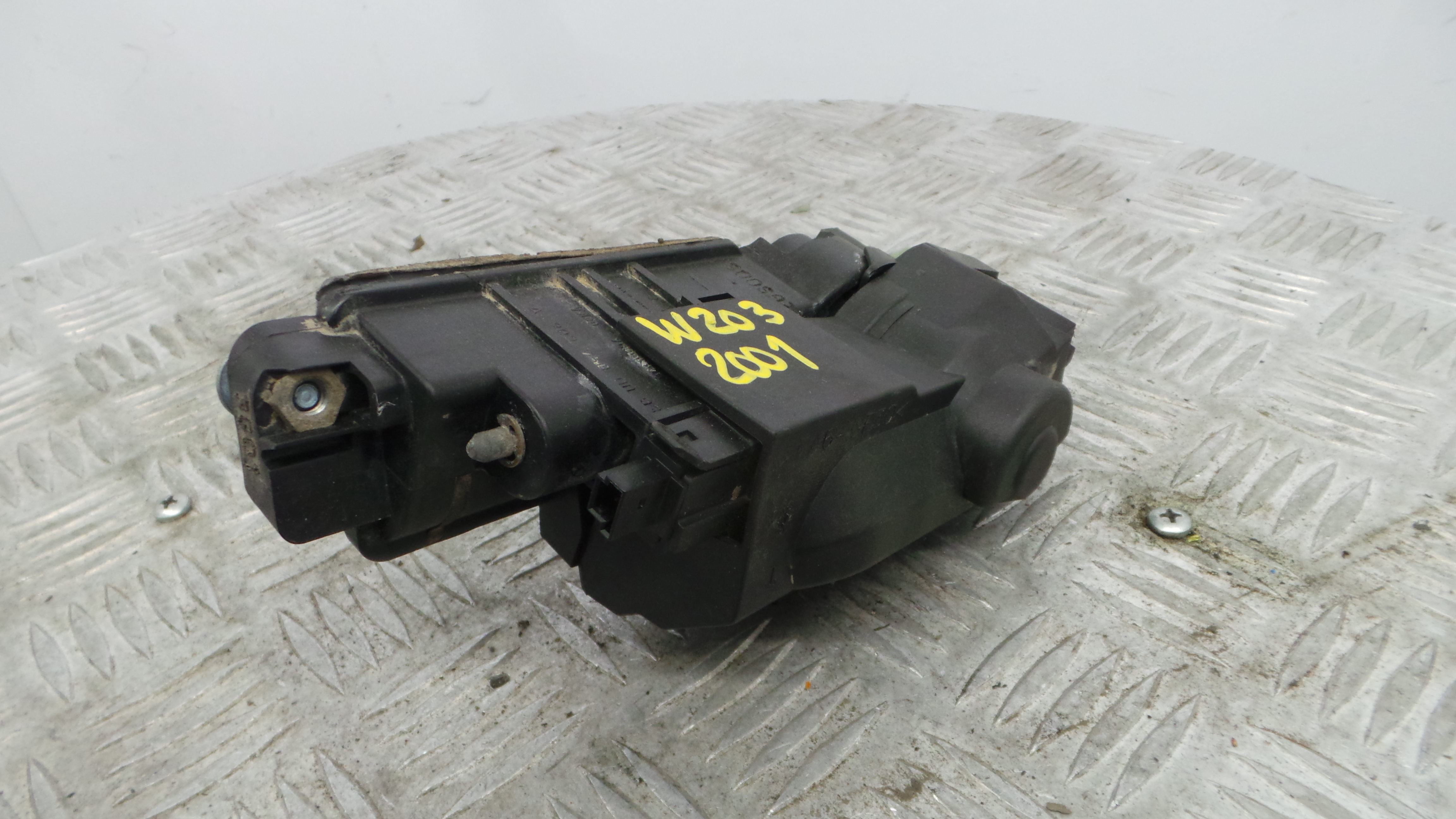 Puxador Exterior da Tampa da Mala A2037500093 - MERCEDES-BENZ C-CLASS (W203)-37047452