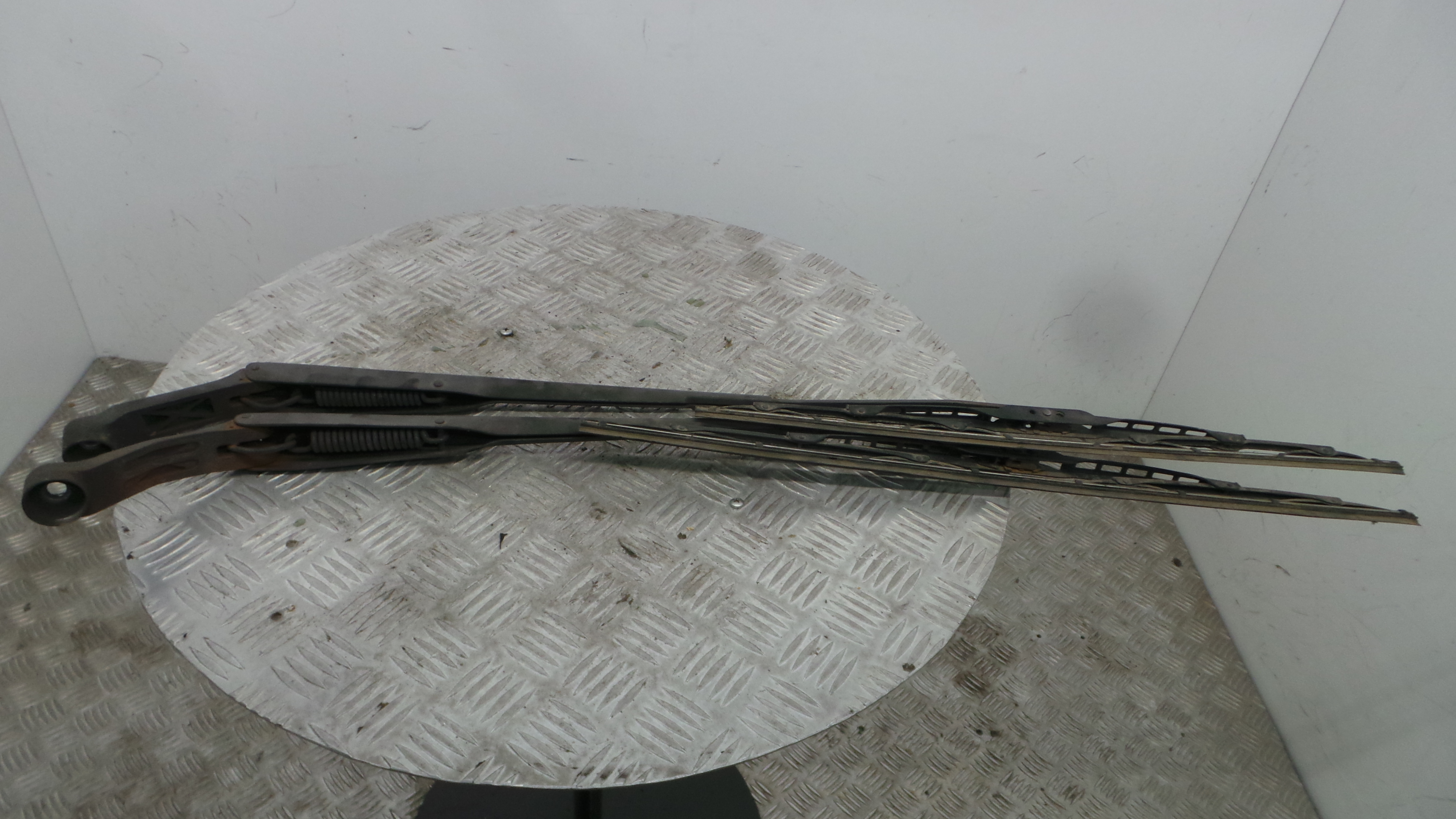 Braço Do Limpa-vidros  - TOYOTA HIACE IV Caixa (__H1_, __H2_)-37048809