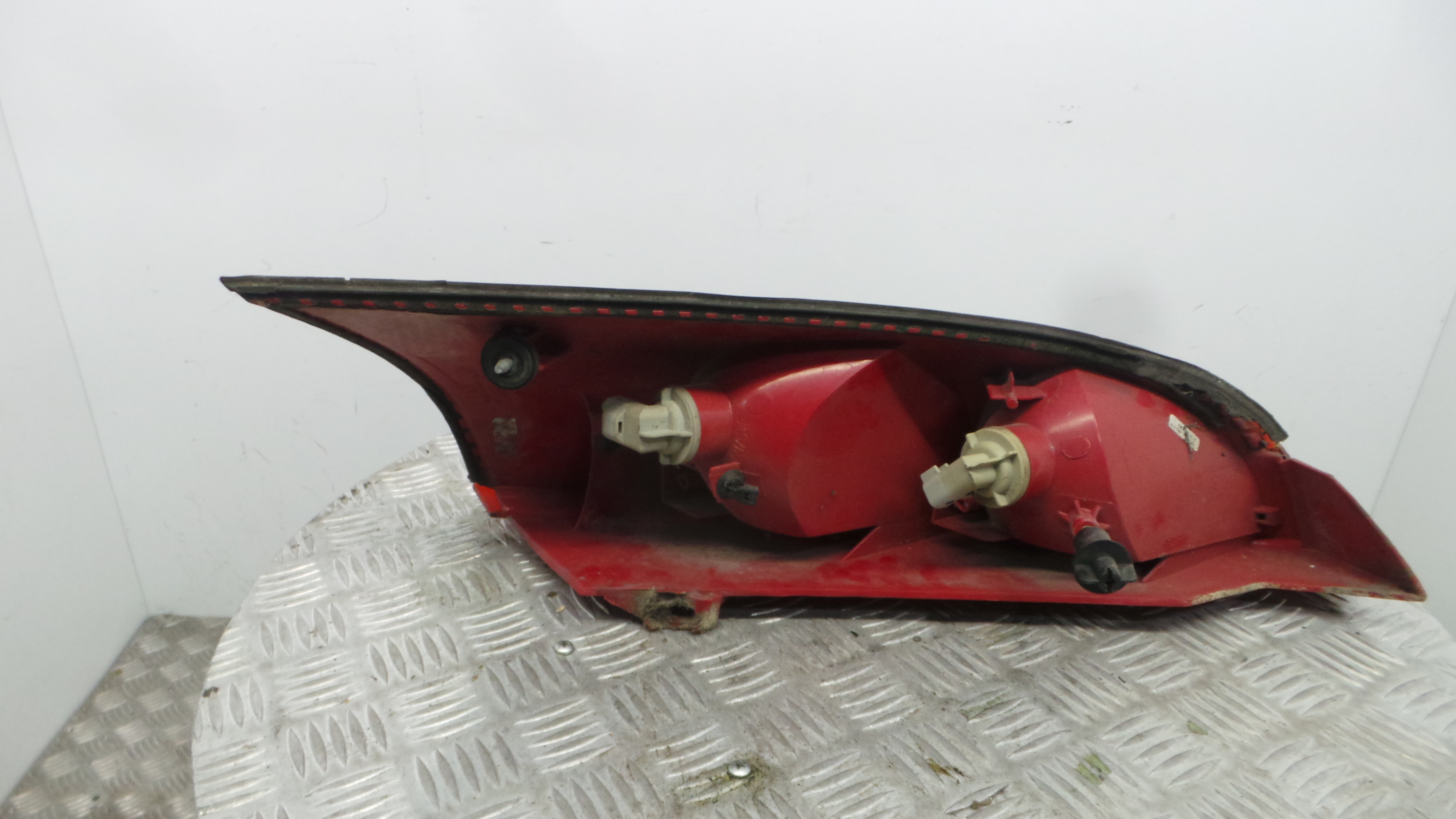 Farolim Stop Esq XS4X-13405 - FORD FOCUS I (DAW, DBW)-37048811