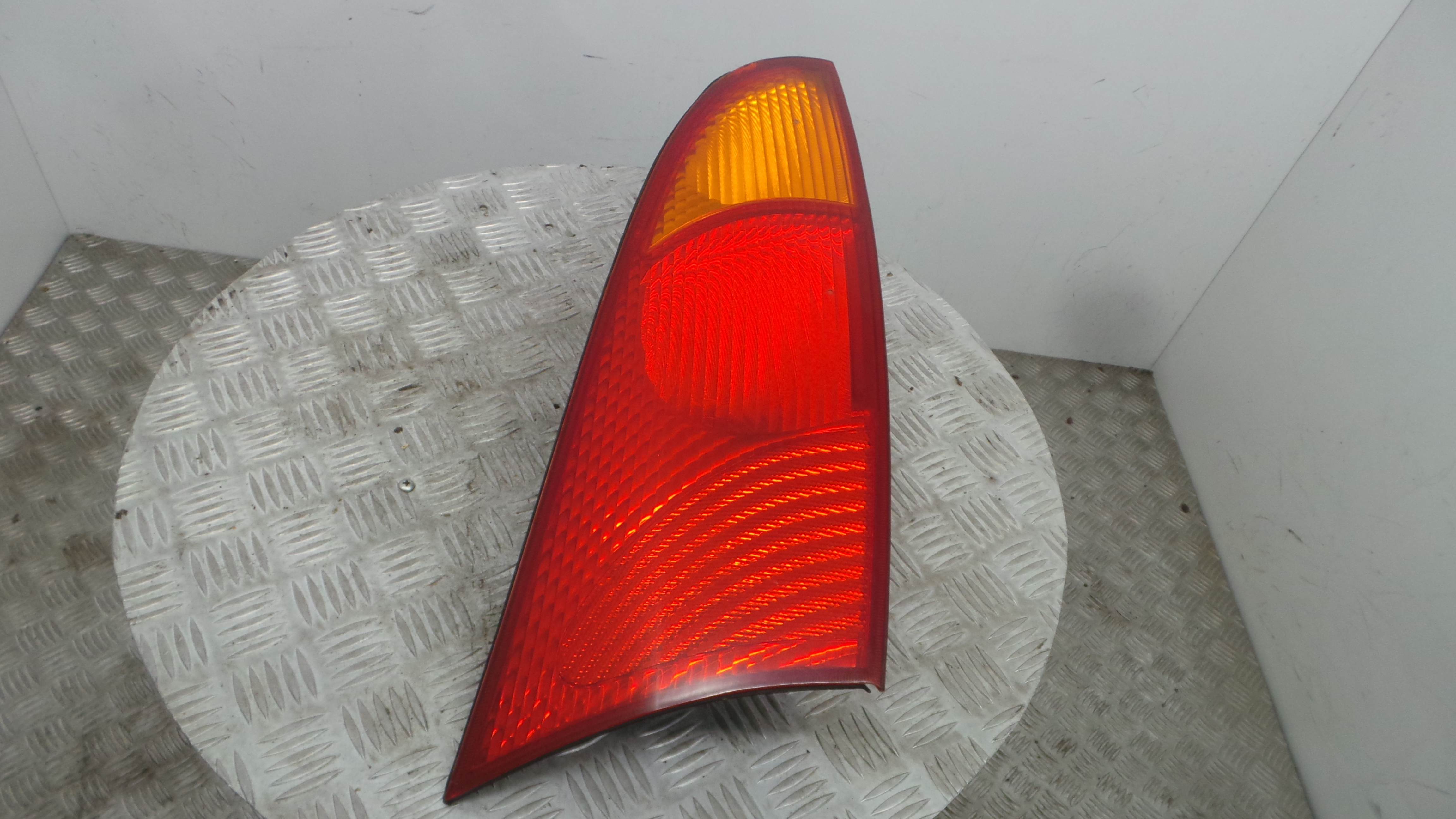 Farolim Stop Dto XS4X-13404 - FORD FOCUS I (DAW, DBW)-37048814