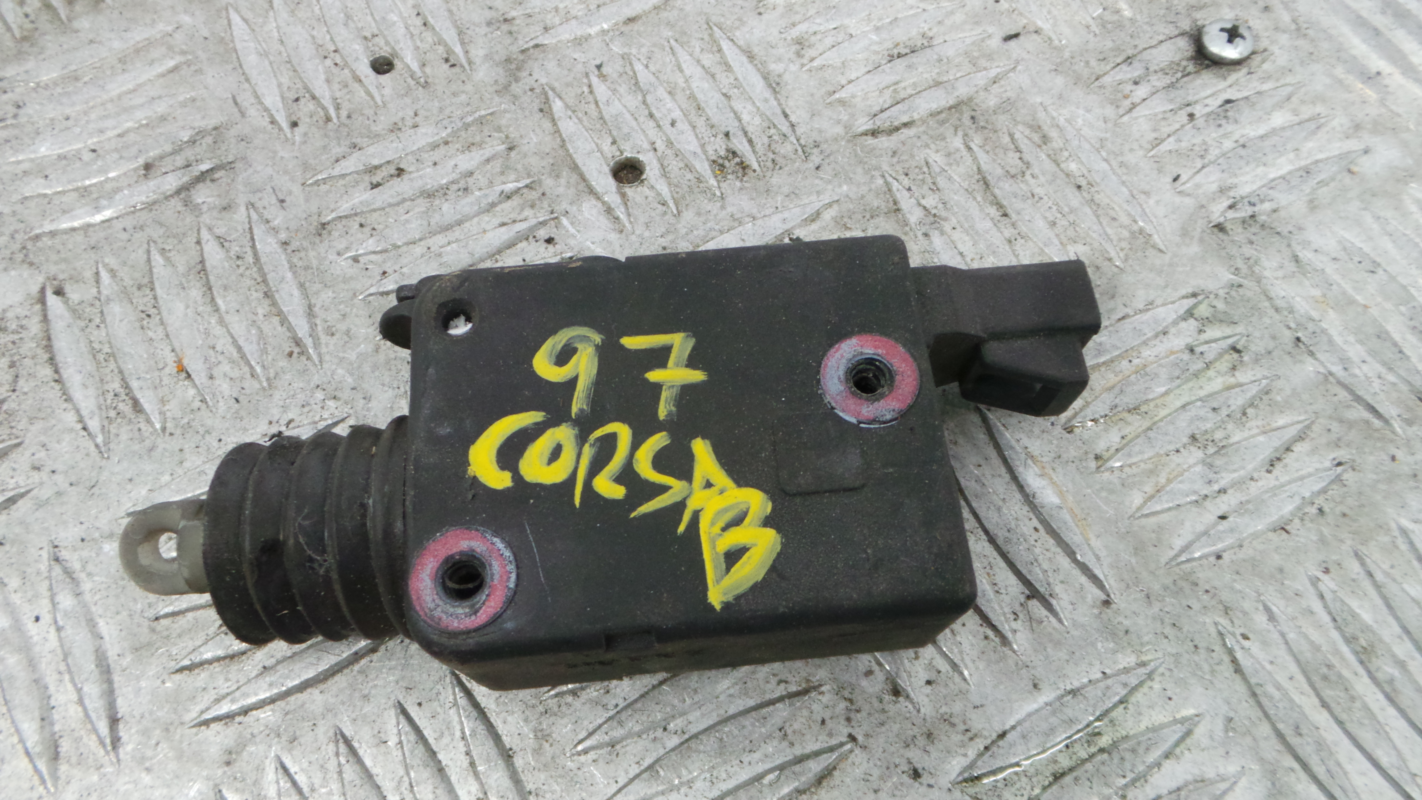 Pistola Fecho Central Mala 90460062 - OPEL CORSA B (S93)-37048848