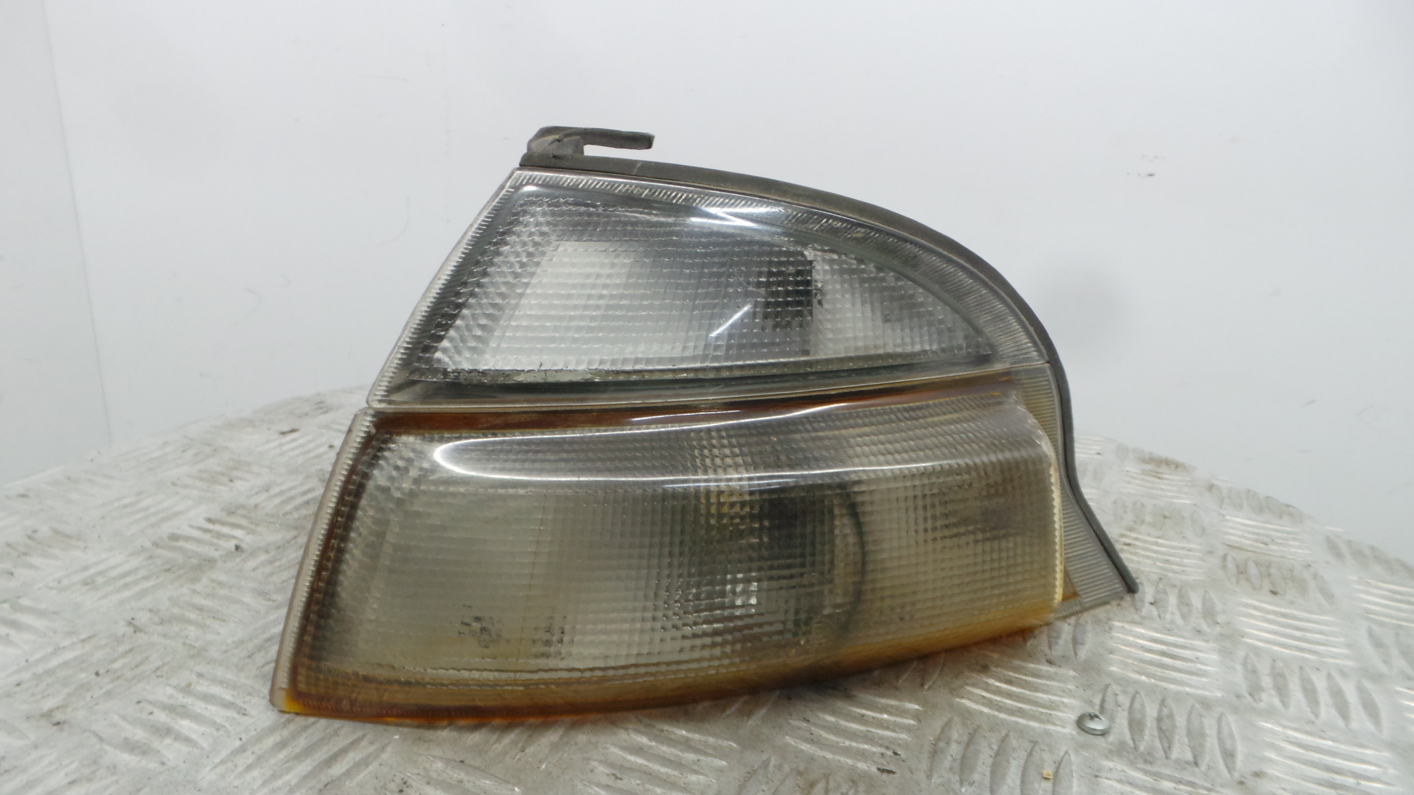 Farolim de Pisca Frente Esq 08-212-15A3L-B - TOYOTA HIACE IV Caixa (__H1_, __H2_)-37049108