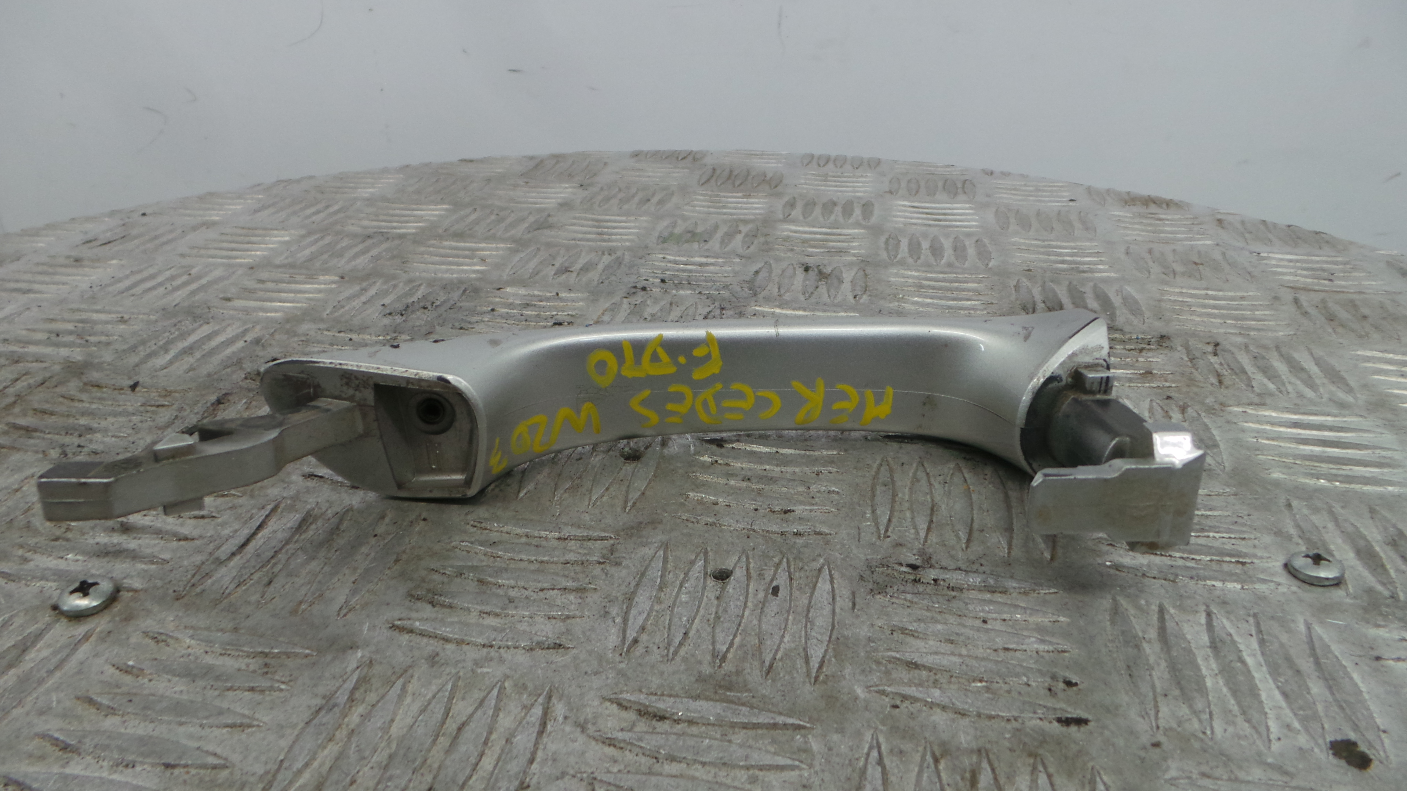 Puxador Exterior Frente Direita  A2117601670 - MERCEDES-BENZ C-CLASS (W203)-37049672