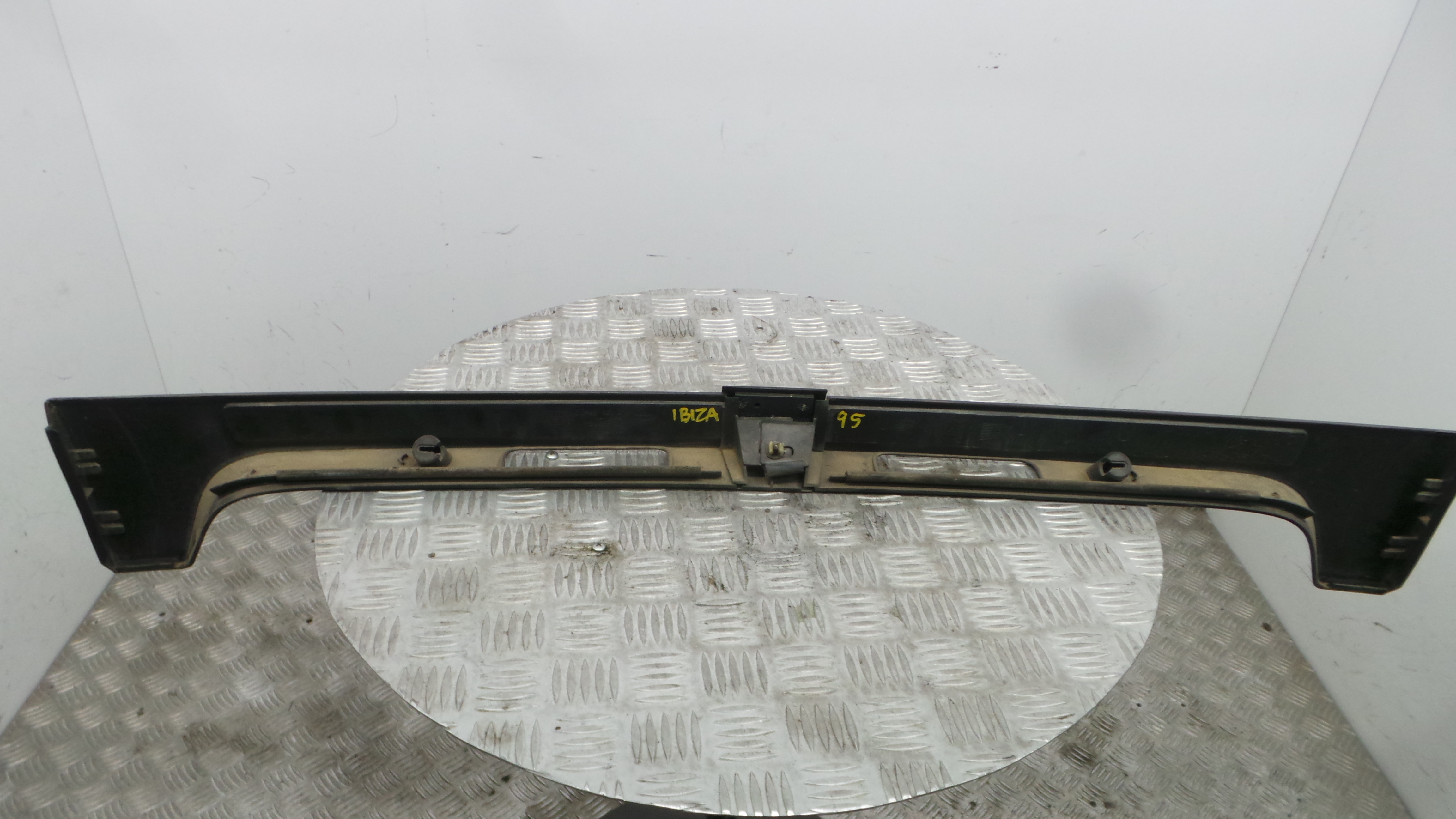 Puxador Exterior da Tampa da Mala 6K6853467 - SEAT IBIZA II (6K1), IBIZA Mk II (6K1)-37049812