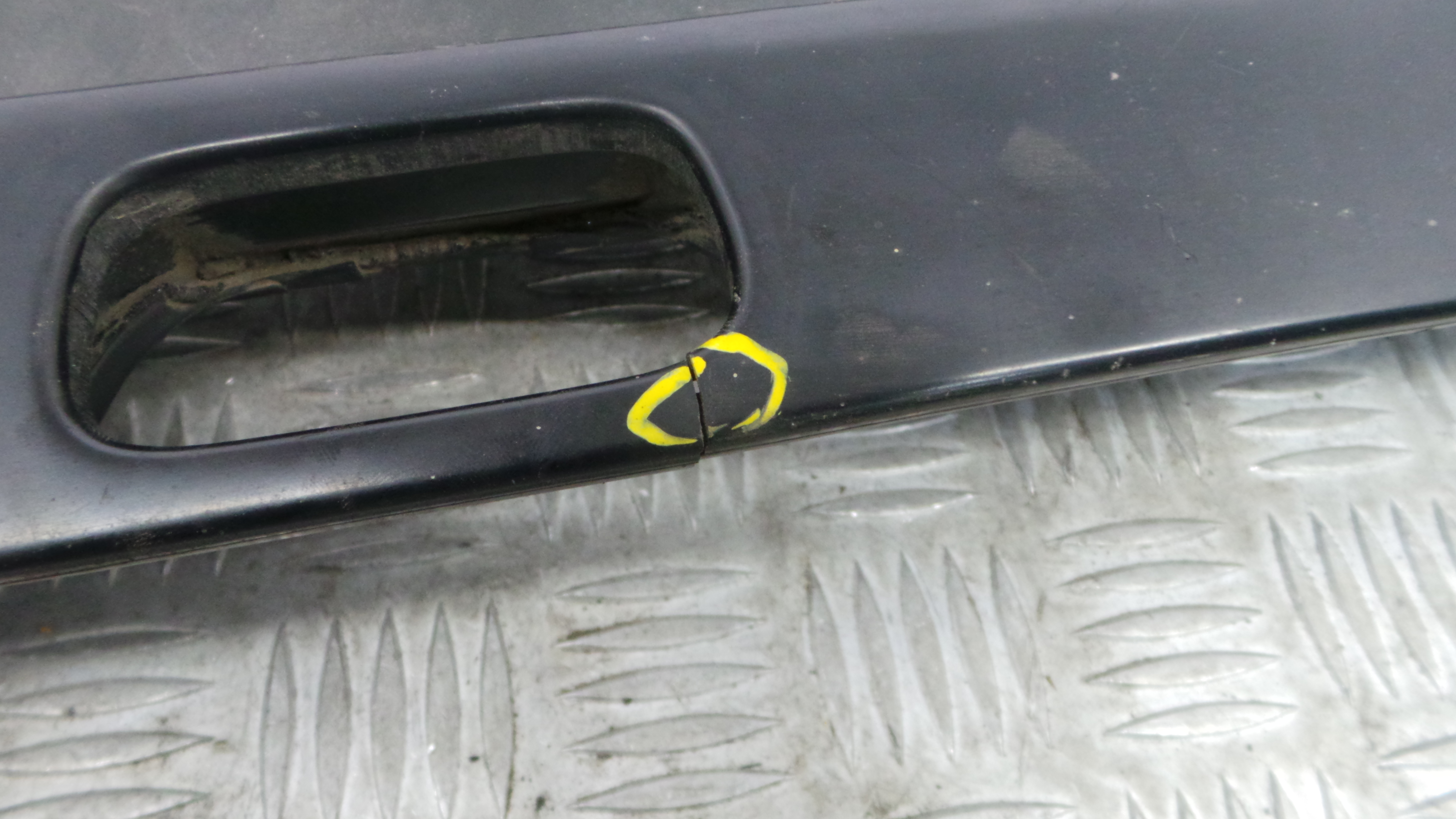 Puxador Exterior da Tampa da Mala 30862381 - VOLVO V40 Combi (645)-37049952