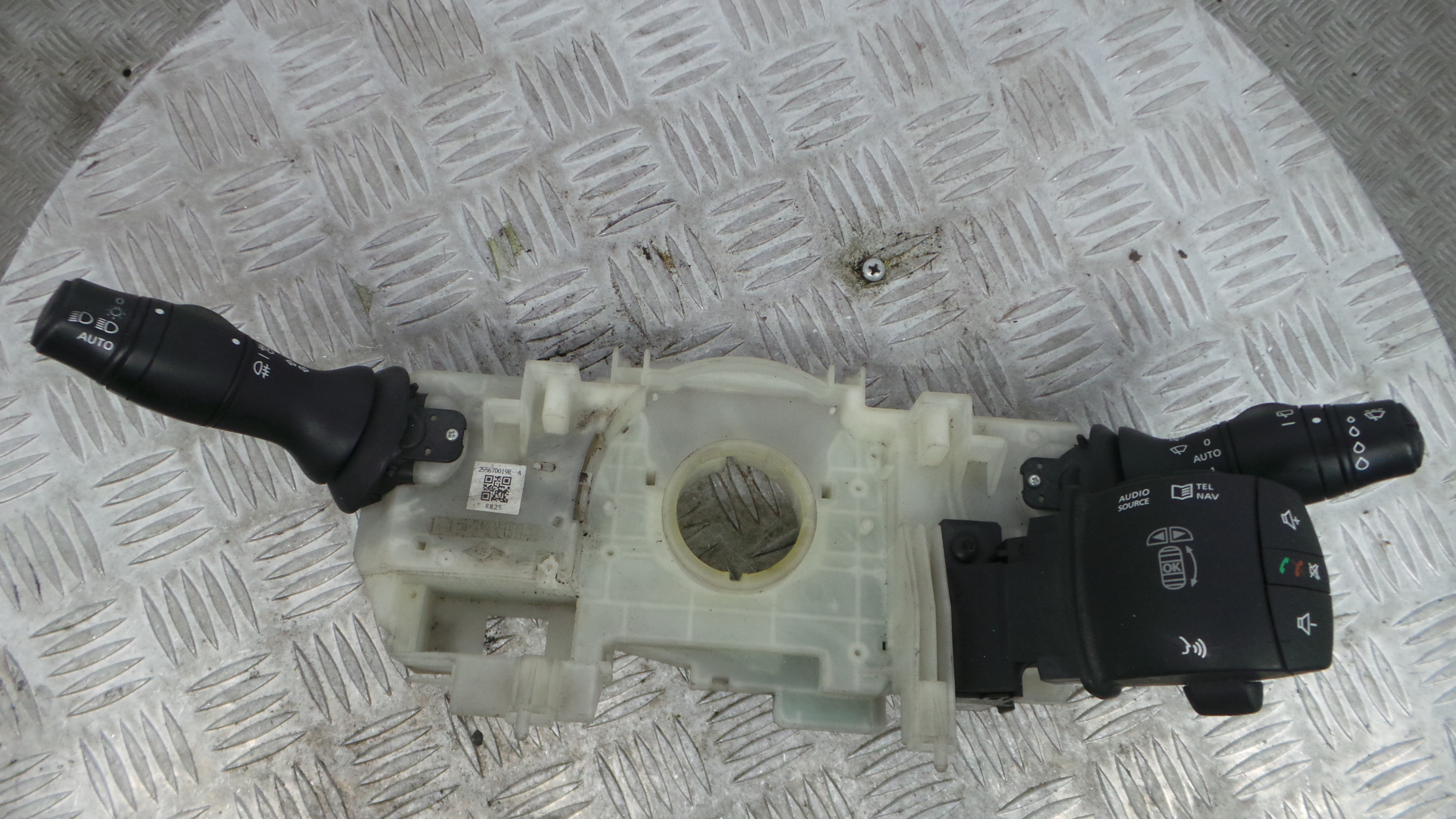 Manete / Comando dos Piscas 255670019RA - RENAULT MEGANE III Hatchback (BZ0/1_, B3_)-37051048