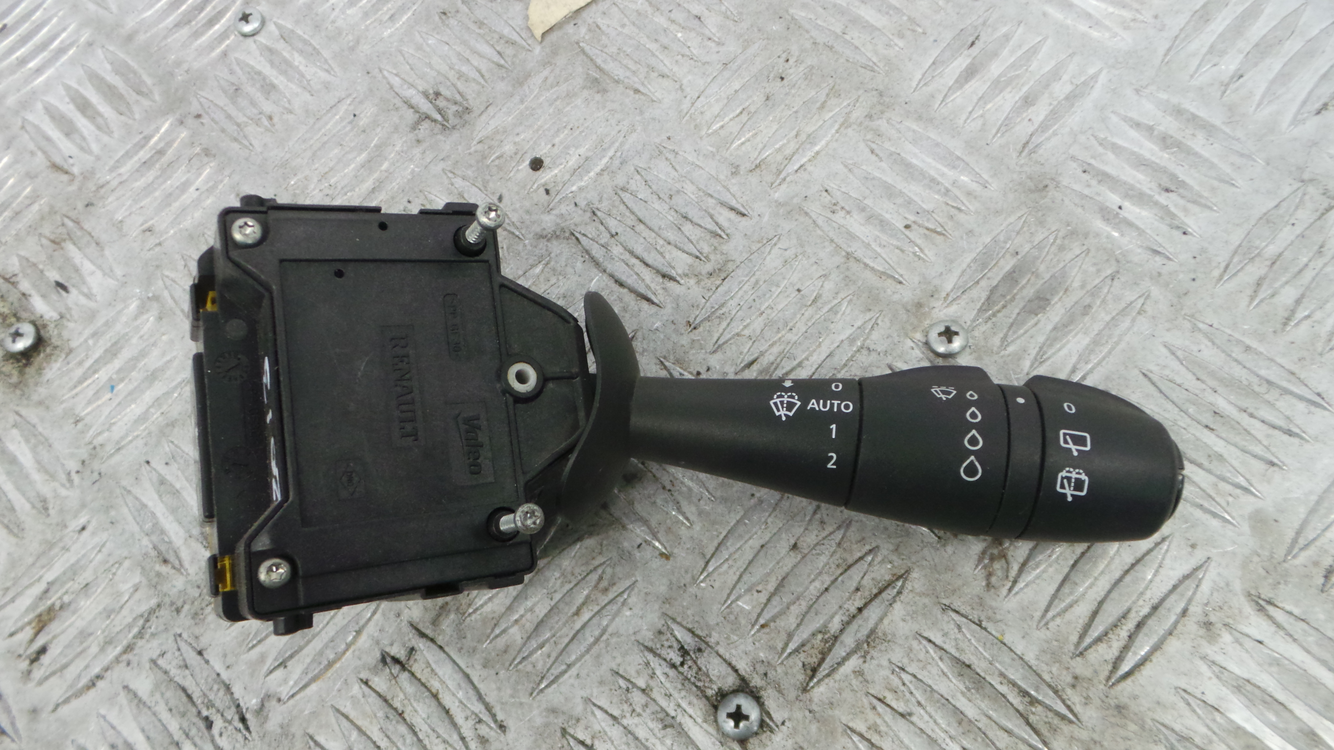 Comando de Limpa Para Brisas E10670323 - RENAULT CLIO IV (BH_)-37051924