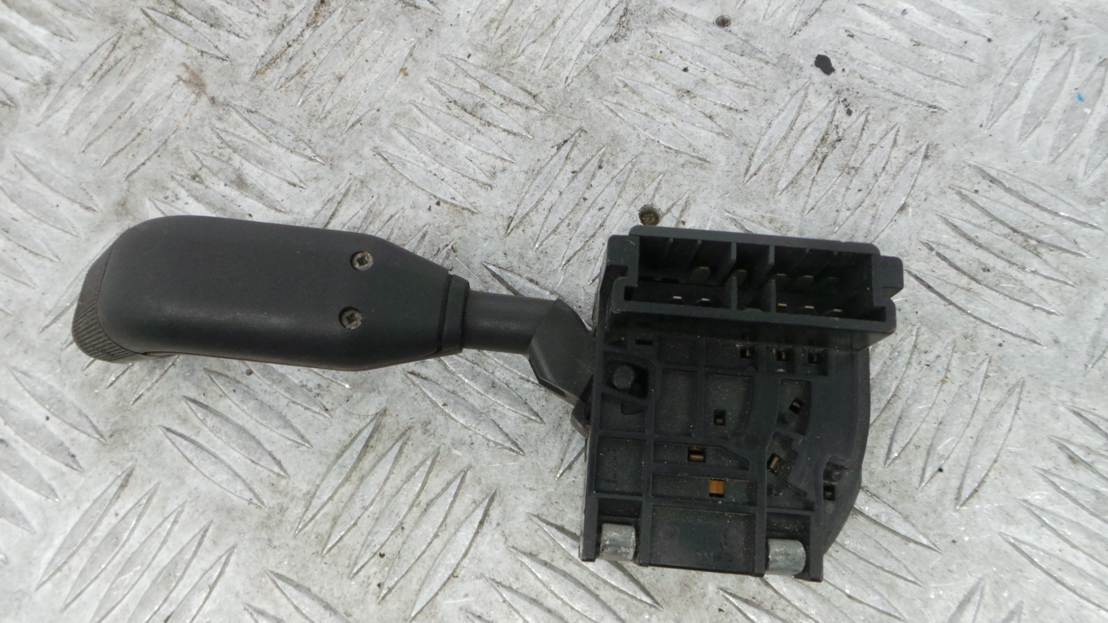 Comando de Limpa Para Brisas  - RENAULT CLIO I (B/C57_, 5/357_)-37051982