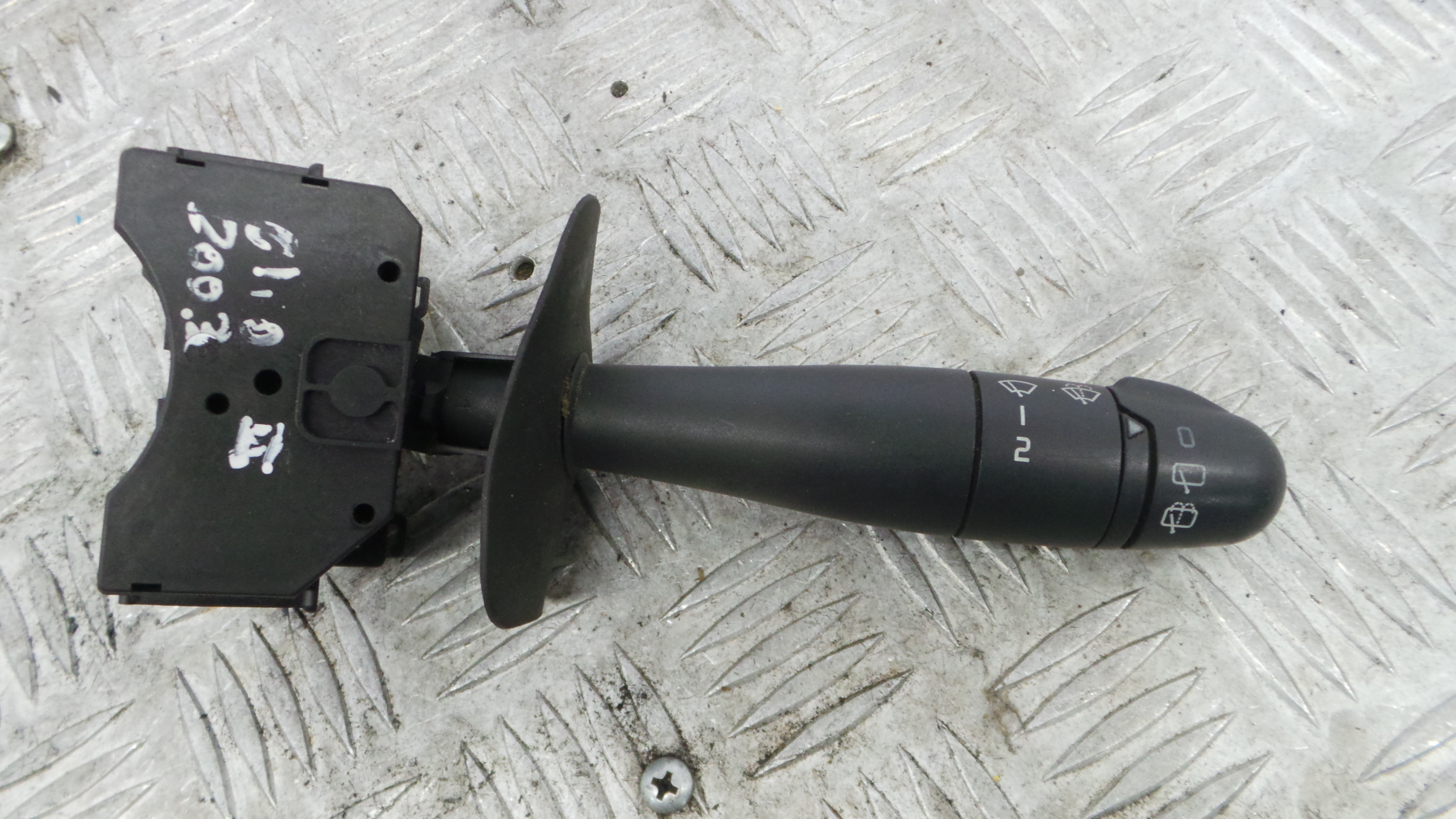 Comando de Limpa Para Brisas  - RENAULT CLIO II (BB_, CB_), CLIO Mk II (BB_, CB_)-37052100